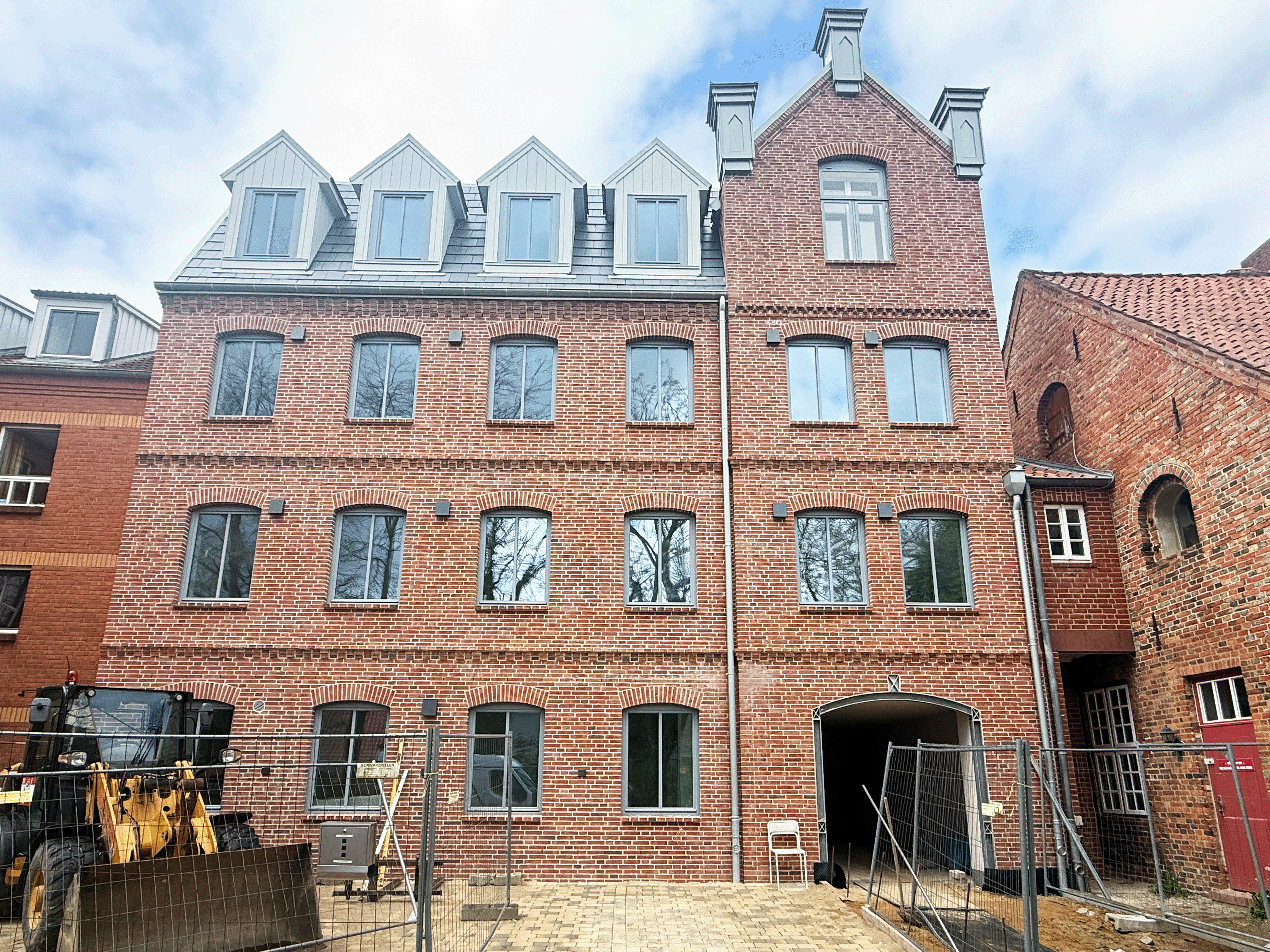 Seltene & letzte Gelegenheit in Eckernförde: Historischer Rotklinker kurz vor Fertigstellung! 4 verfügbare Wohnungen von 8!