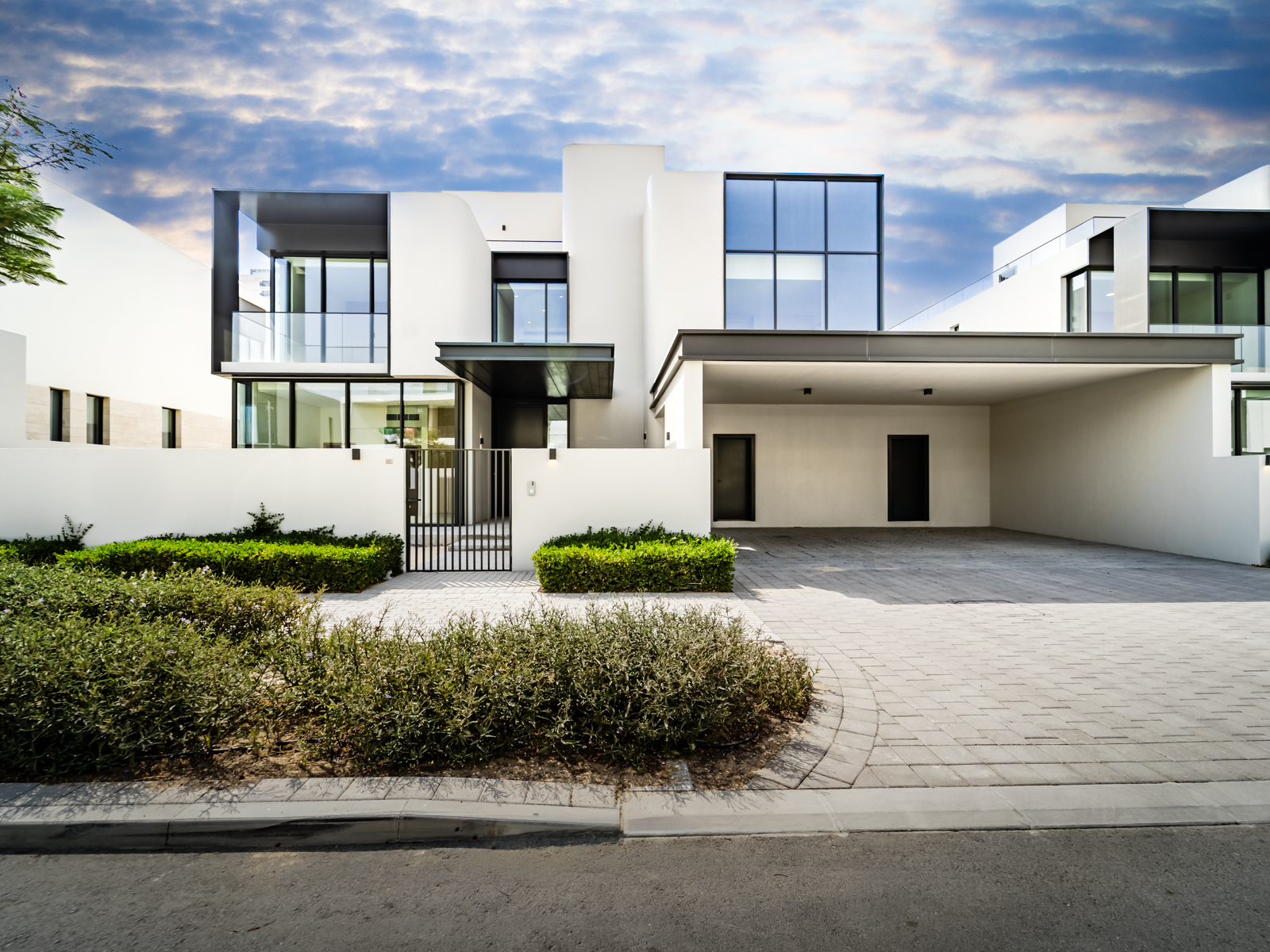 Classic Facade | Vacant | Lagoon Facing