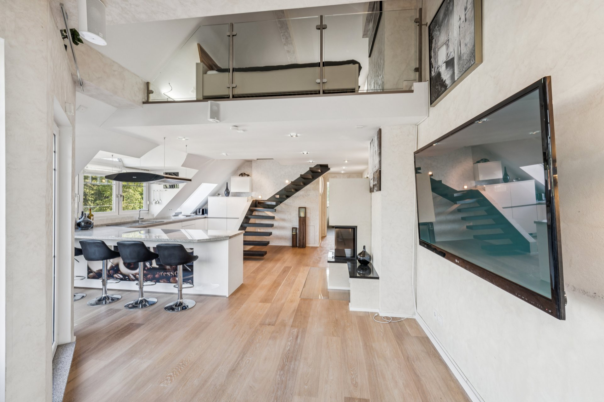 Luxury penthouse with high-end finishes in an exceptionally quiet location