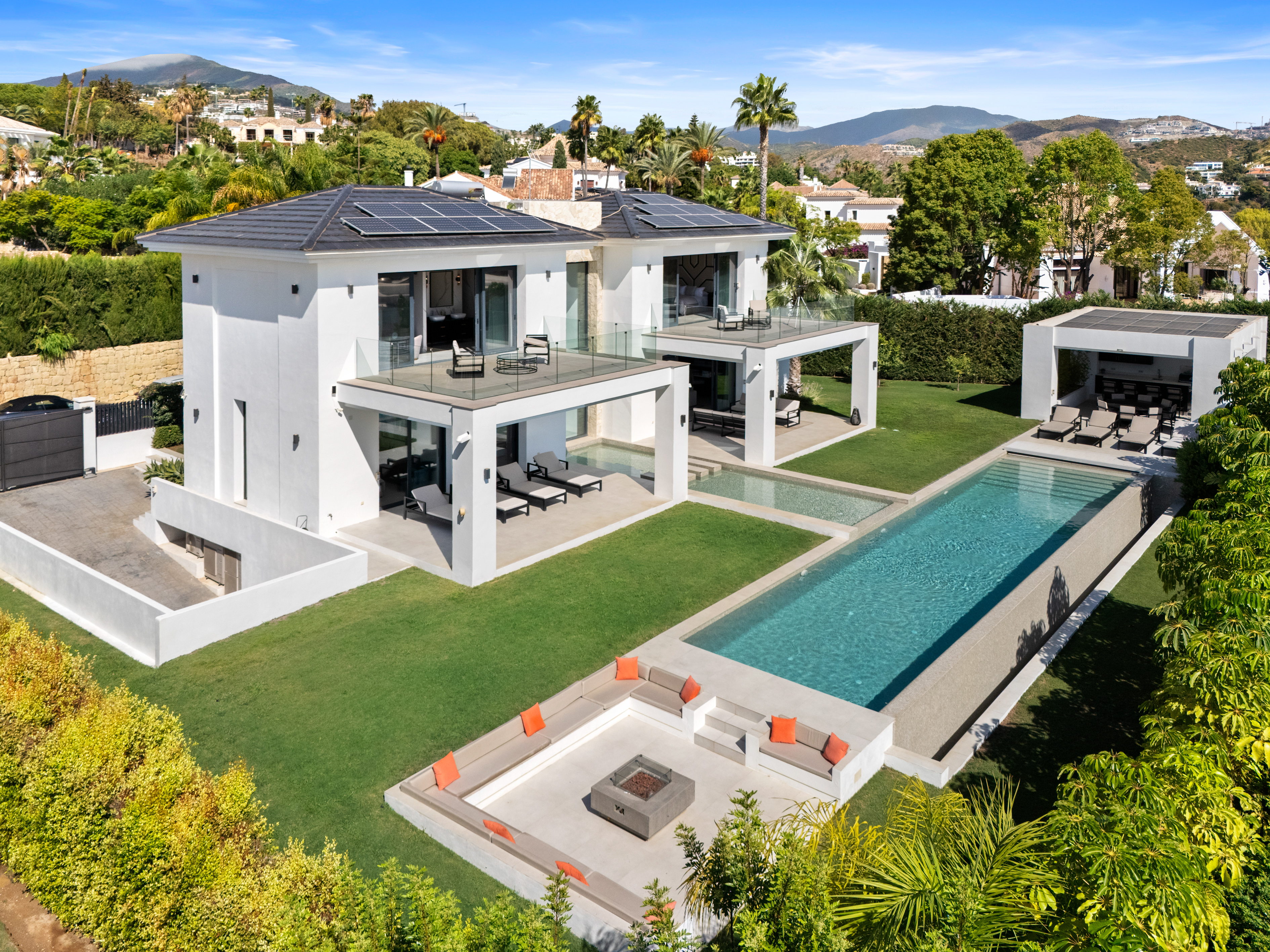 Contemporary Luxury Villa  with Panoramic Views and Premium Amenities