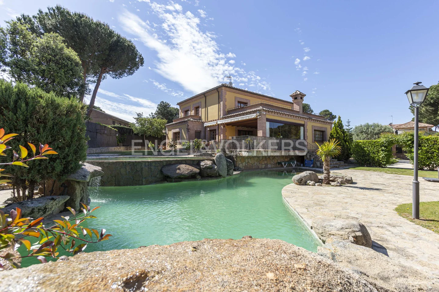 Excepcional Villa  con imponente piscina en Bonanza