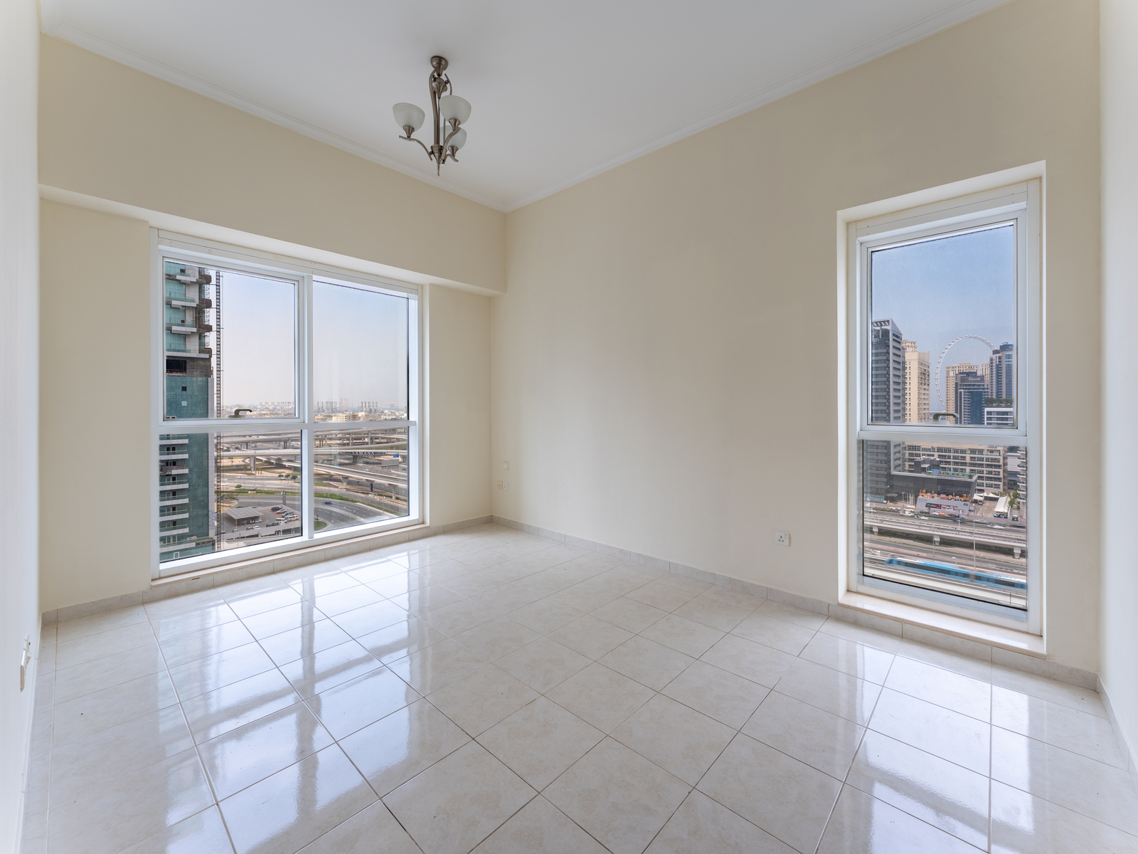 Lake view | 2 Parkings | Prime Location