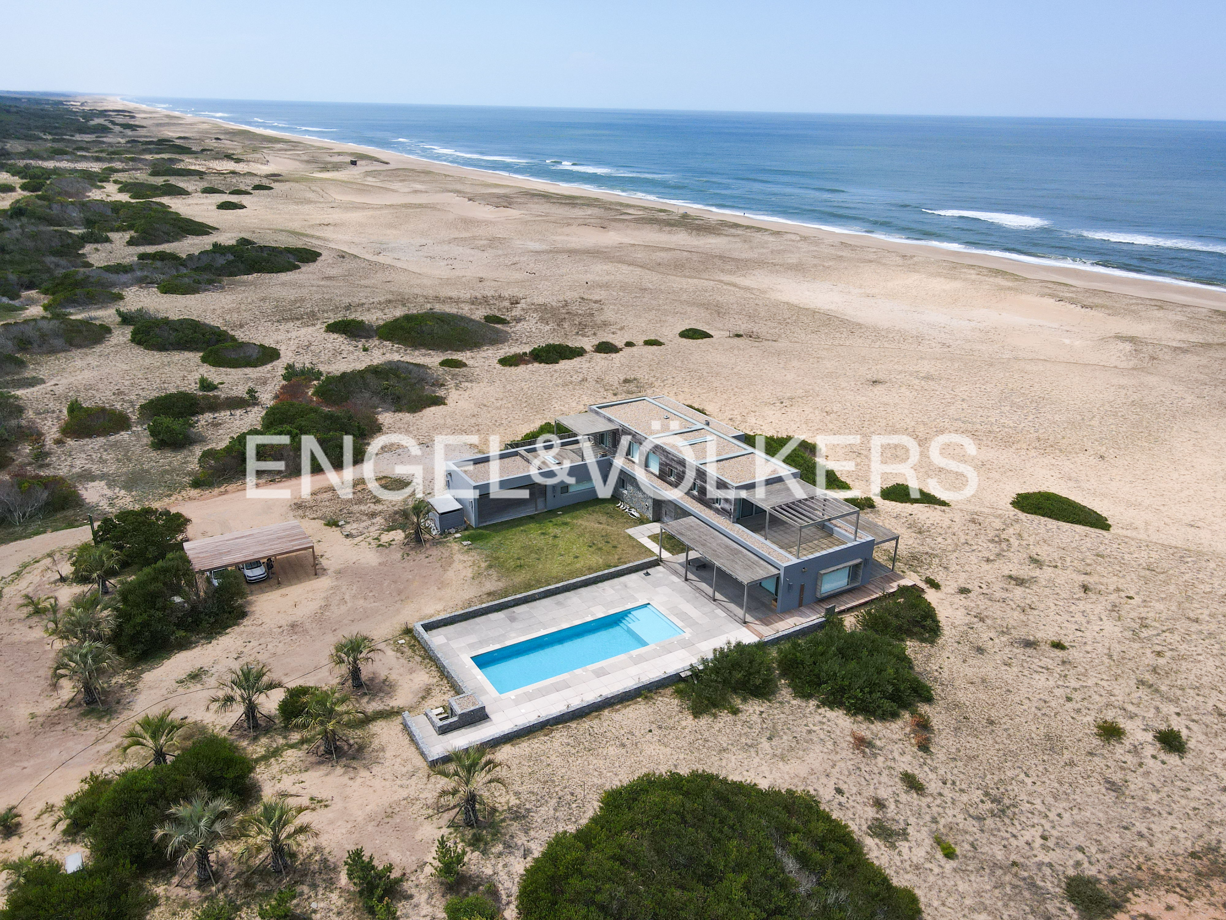 Exclusive beachfront property in San Antonio