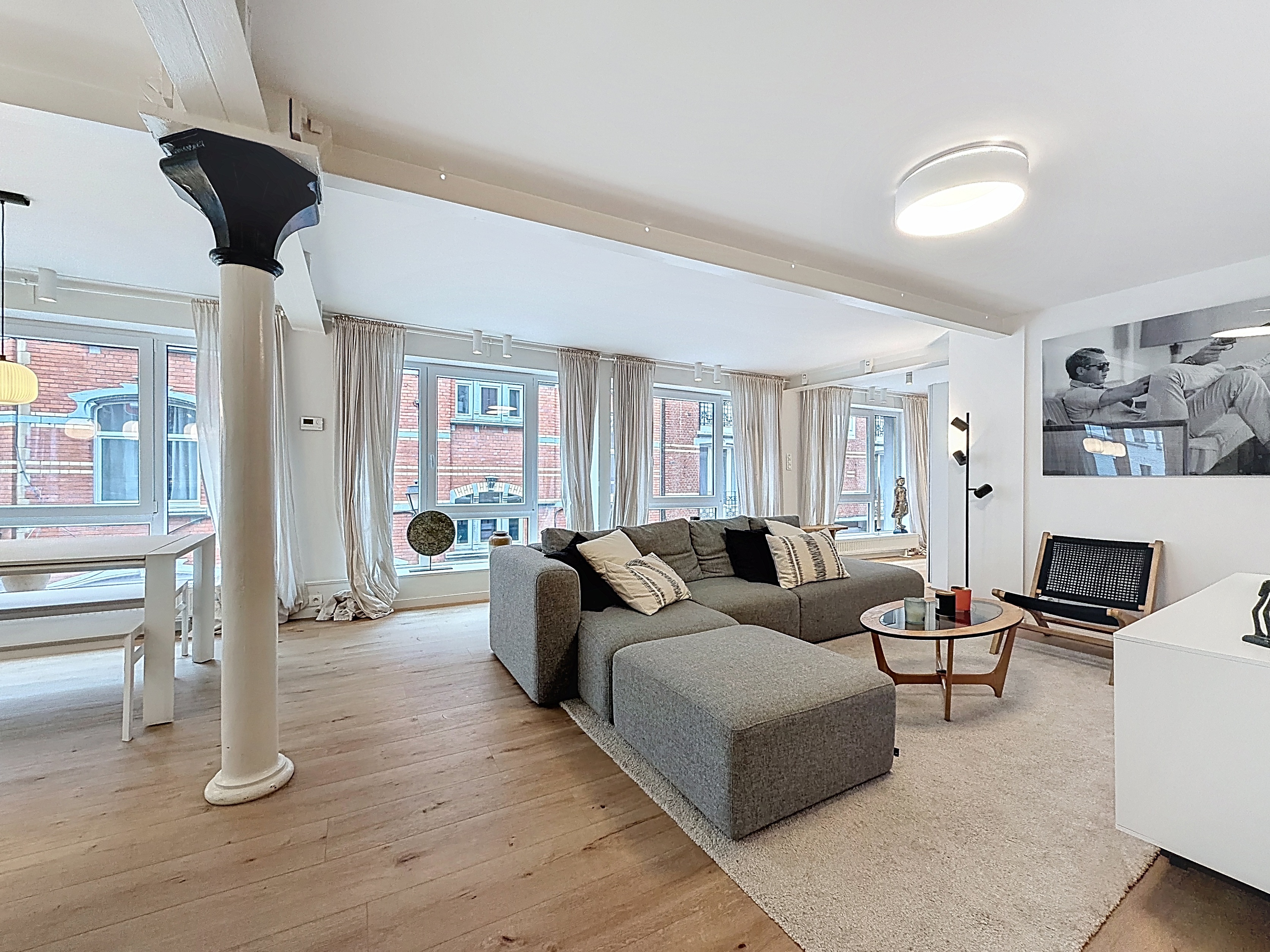 Turnkey, fully renovated apartment in downtown Liège