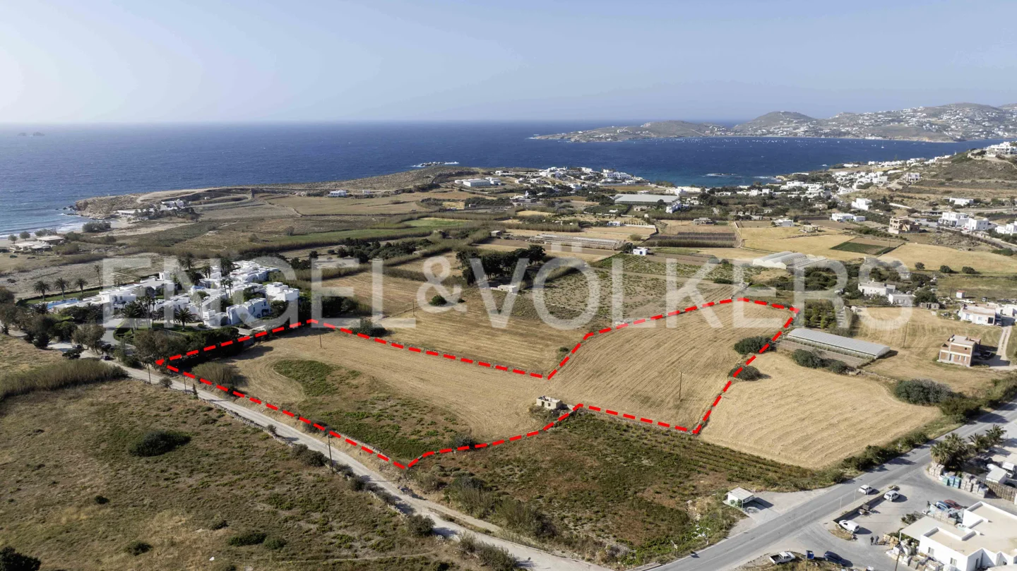 Grundstück von 16.000qm in Parasporos Paros mit Hotelbaulizenz in Meeresnähe