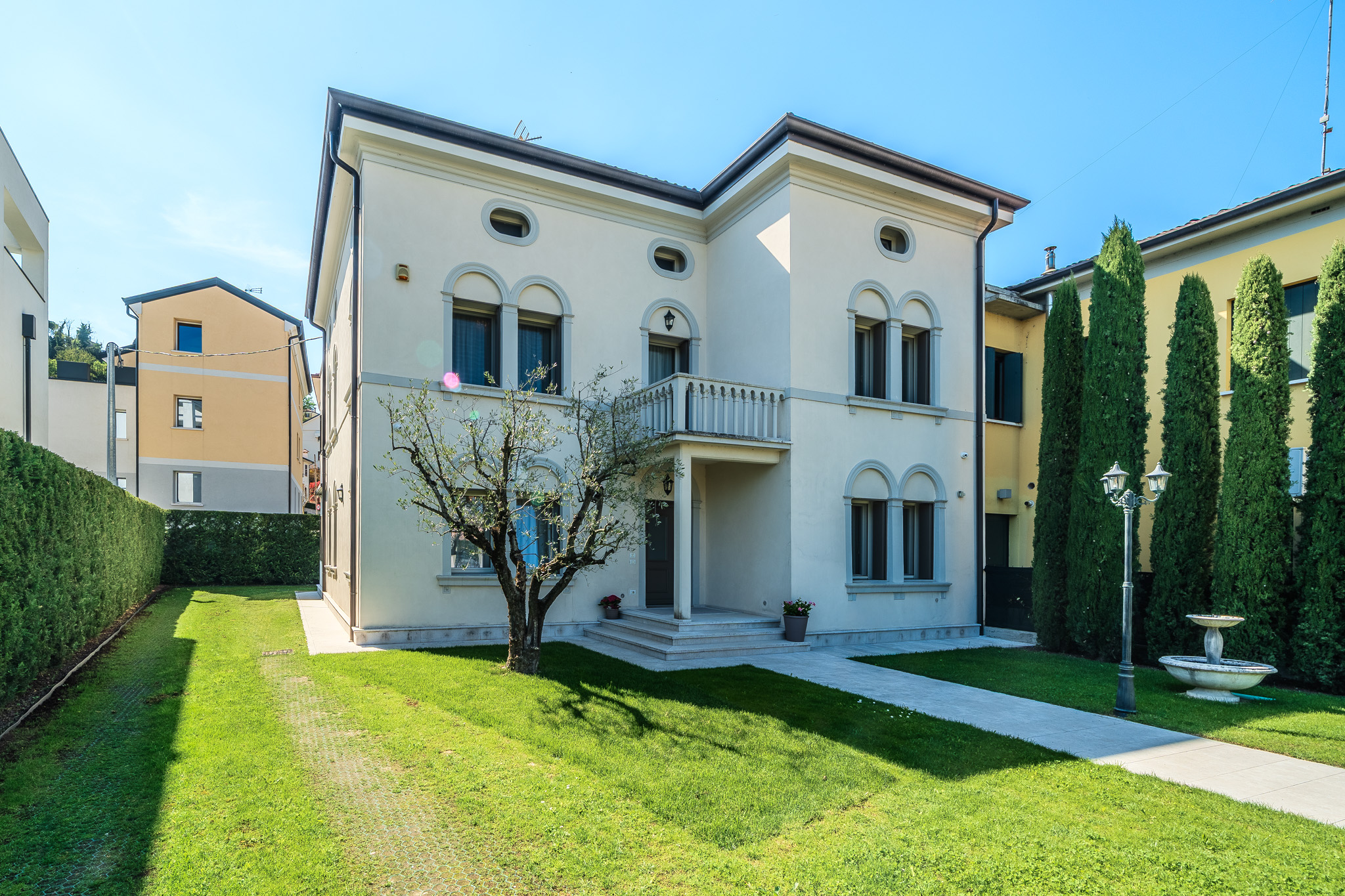 Art Nouveau villa with private garden in the heart of Conegliano