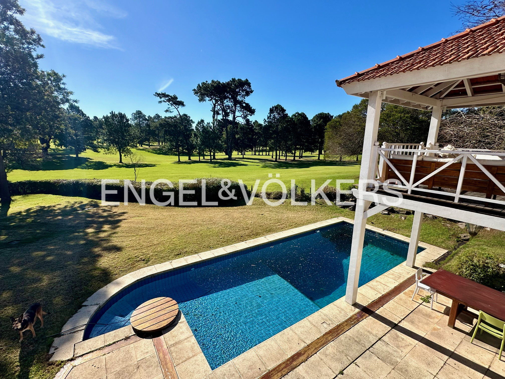 House affording views to the golf course