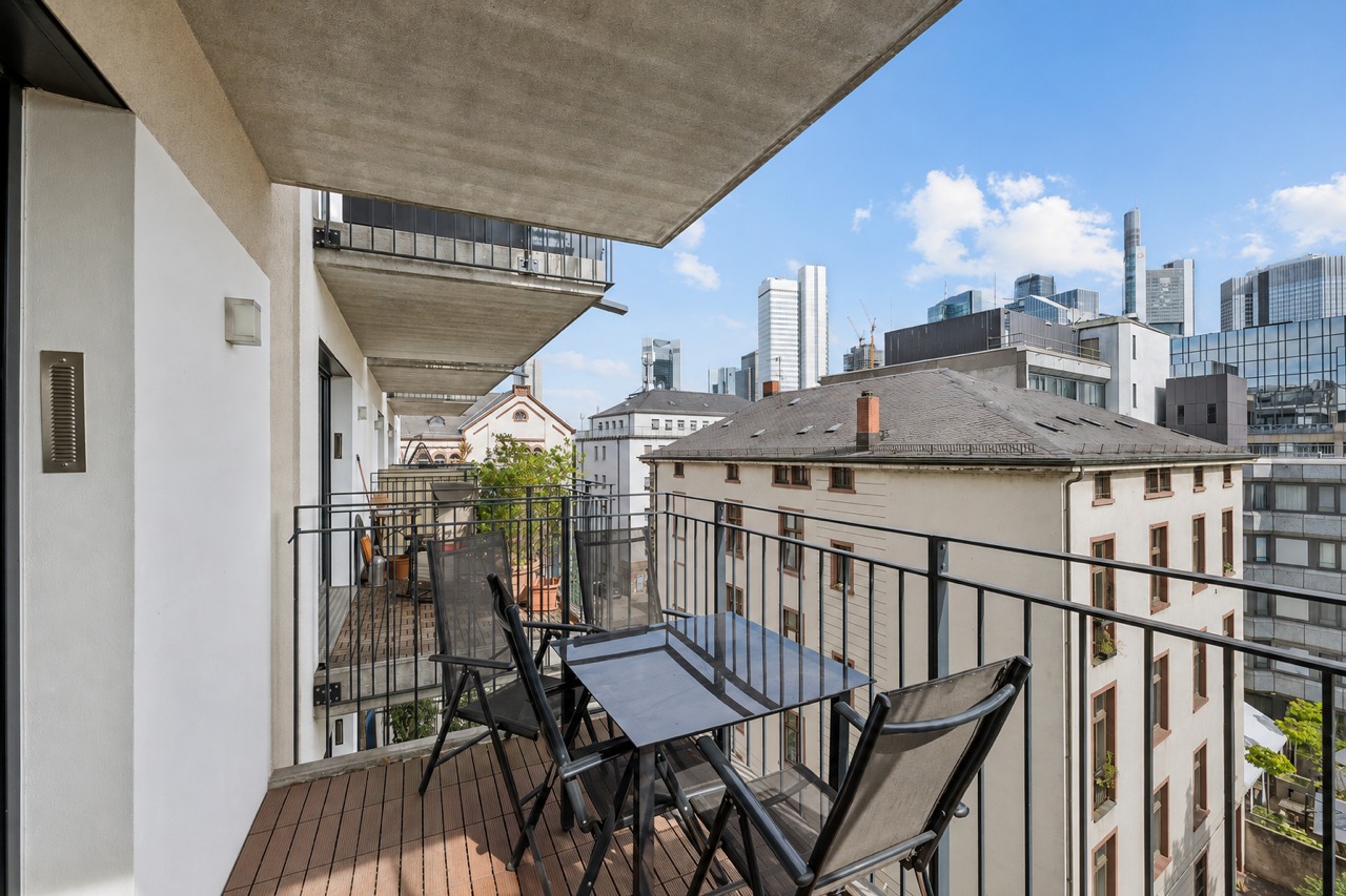 Modern three-room apartment with skyline views