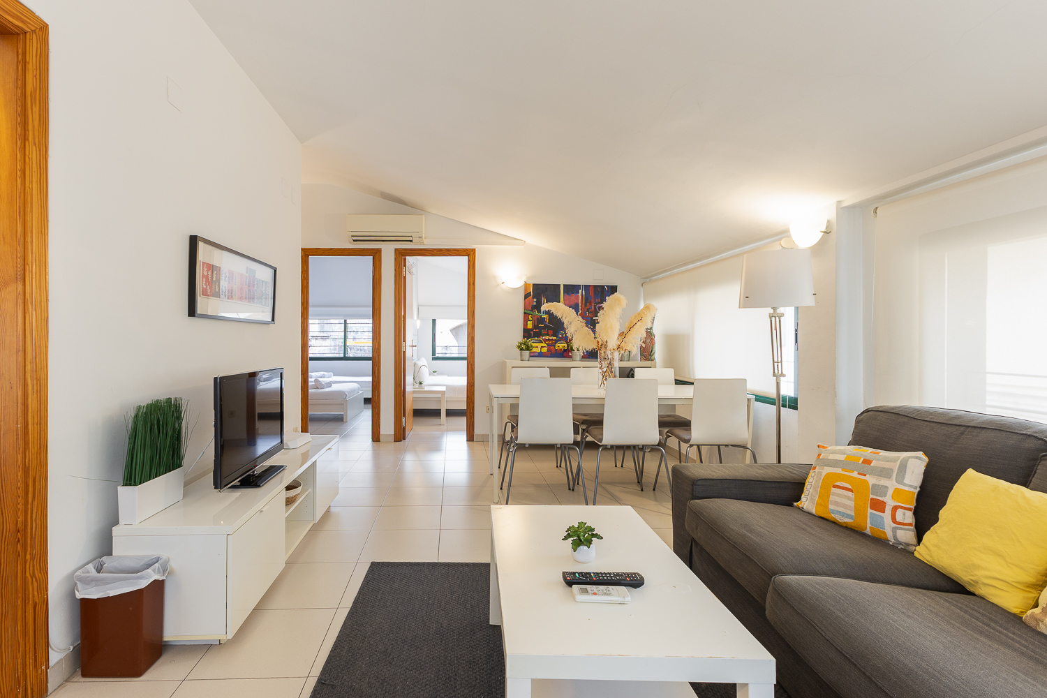 Charming apartment with possible garage just steps from the Central Market and City Hall Square