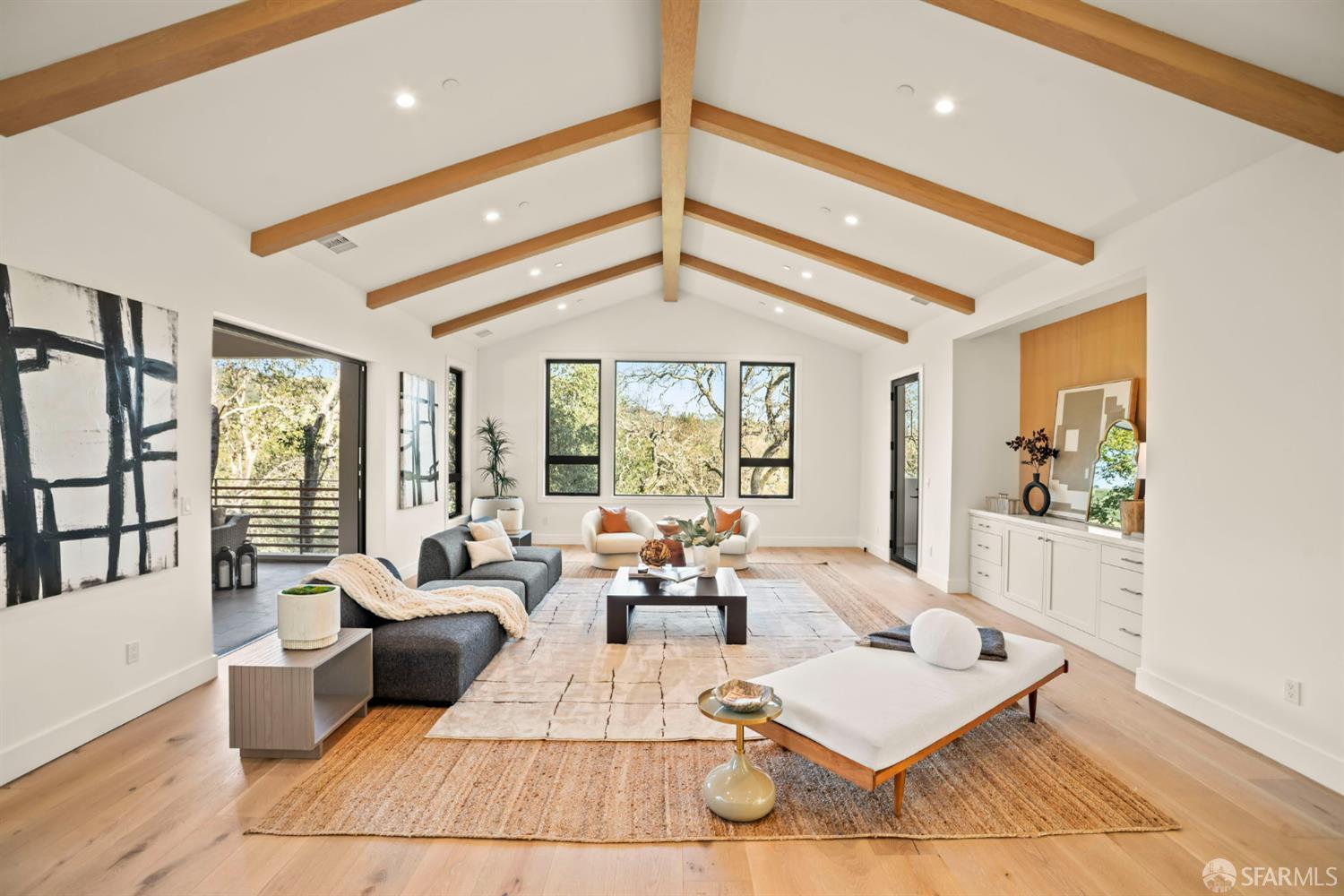 Modern Masterpiece in Upper Happy Valley