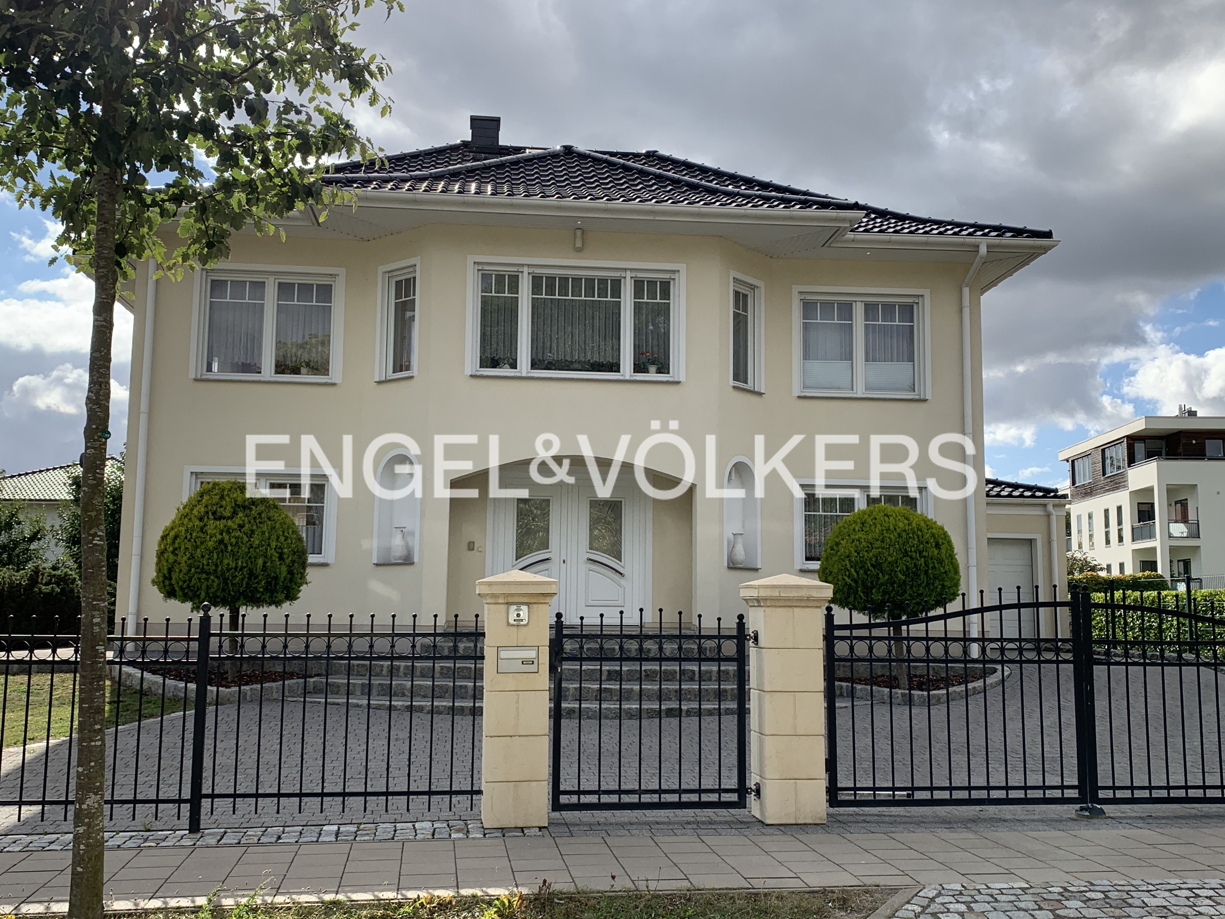 Exklusive Villa in Stralsund – Stilvolles Wohnen am Wasser