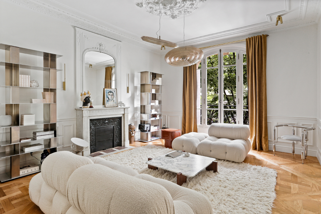 Paris 7th - Champ de Mars - Apartment renovated by an architect