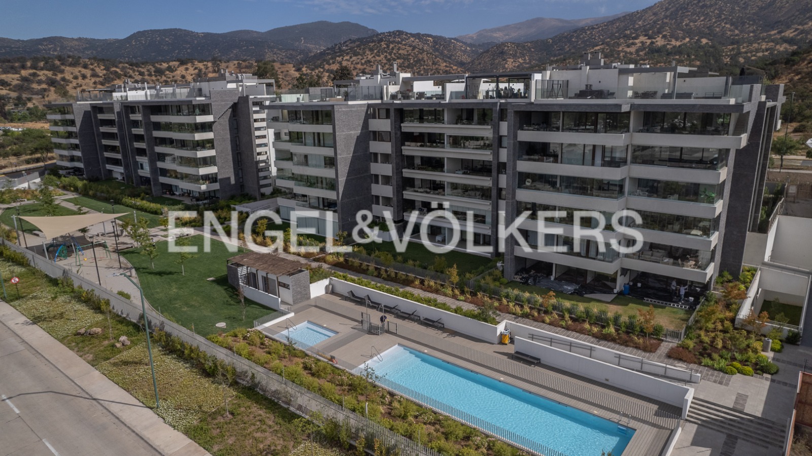 Impecable con vista despejada en Los Nogales