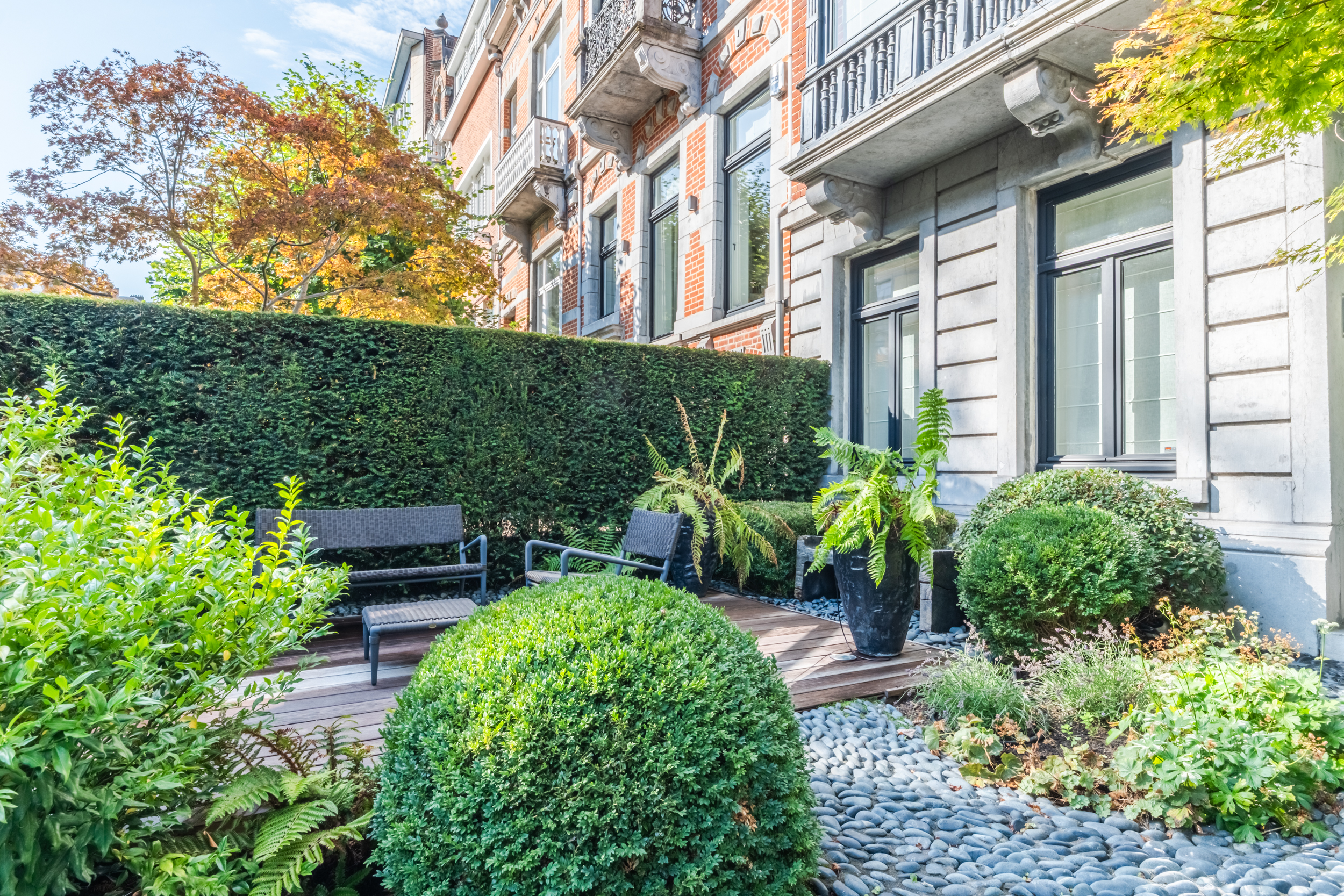 Superb Eclectic Bourgeois Mansion – Ixelles Ponds District
