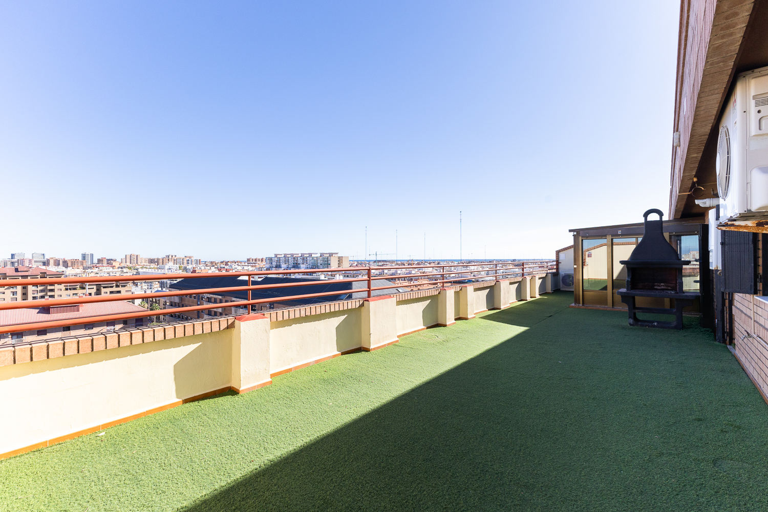 Spectacular penthouse with terraces, barbecue, and panoramic views