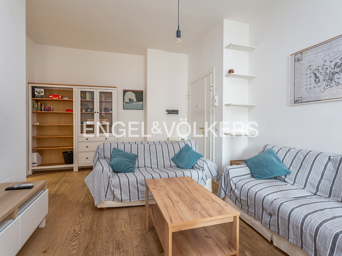 Ostiense - Renovated three-room apartment with balconies