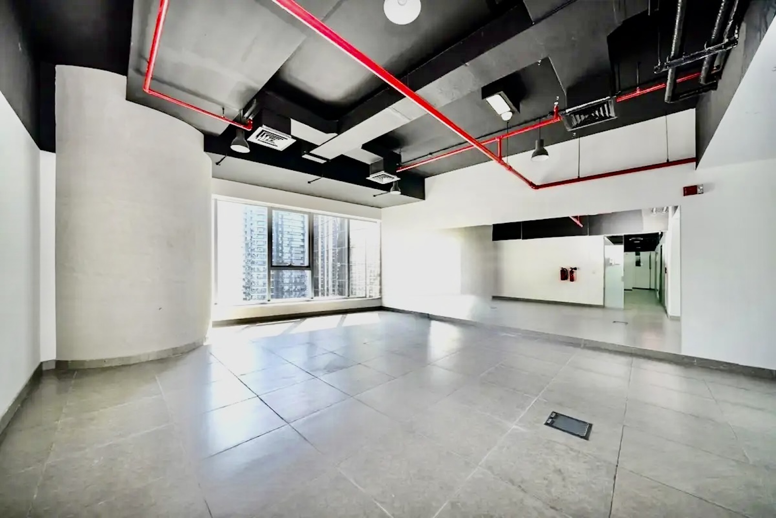 Spacious & Bright | Panoramic Views | Fitted