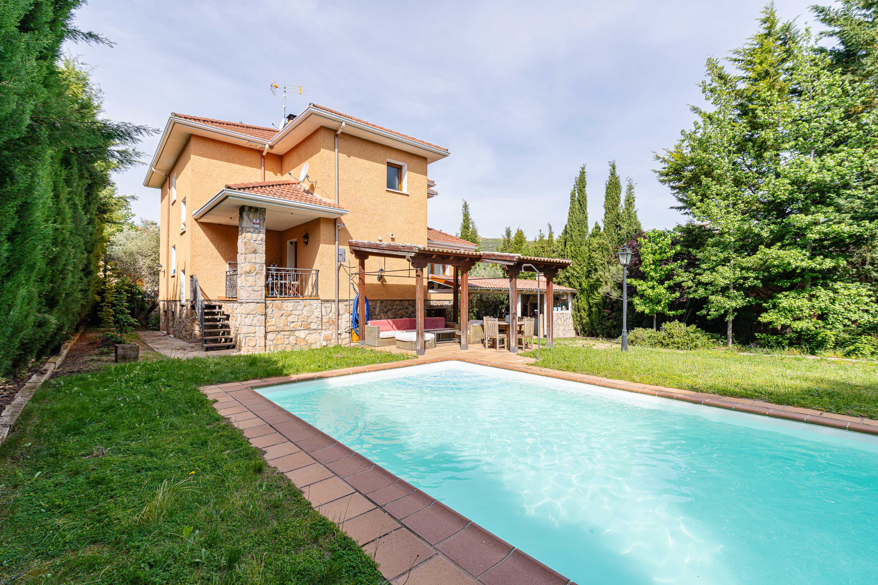Beautiful detached chalet in Becerril de la Sierra