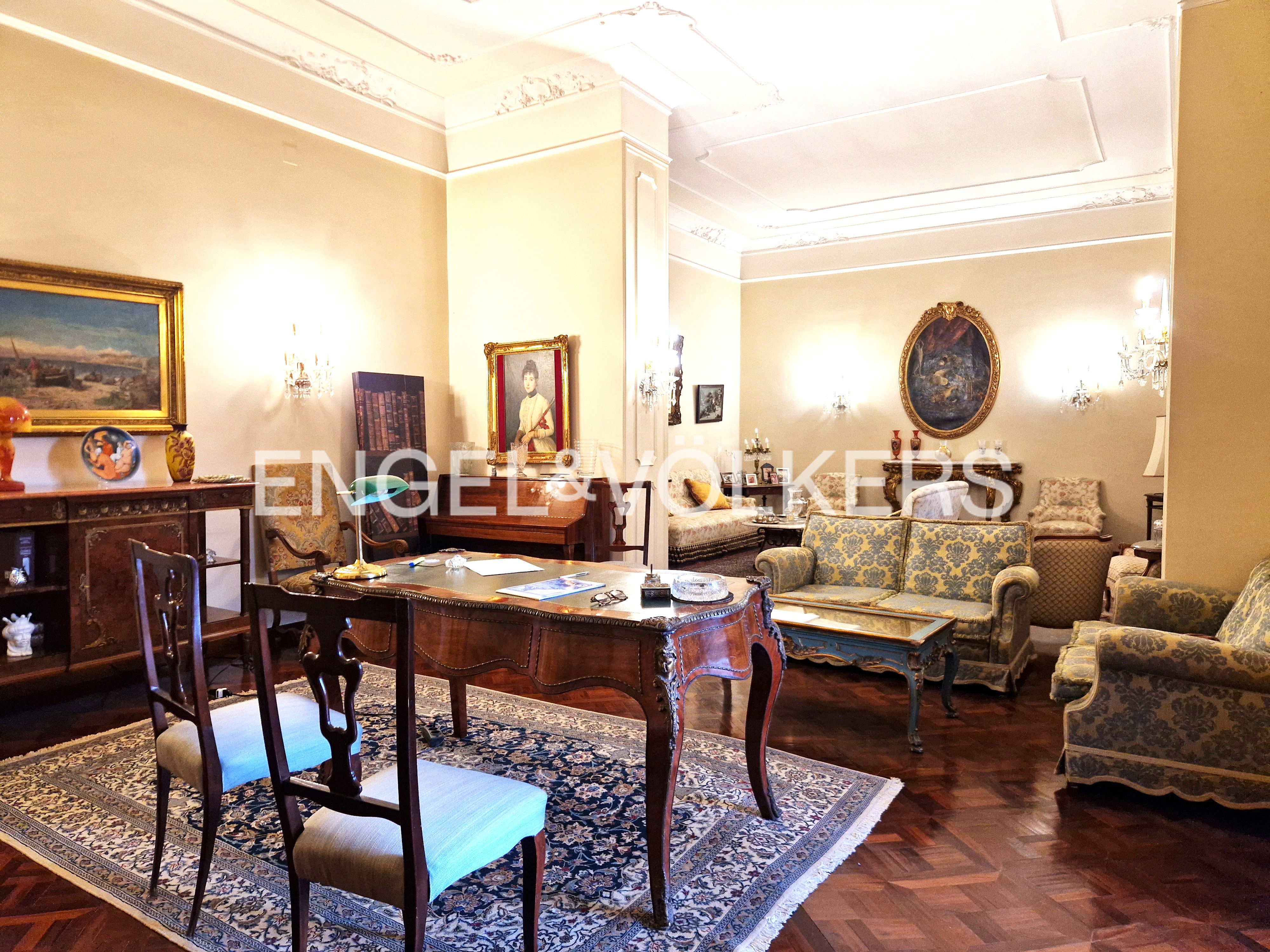 Straordinario Appartamento Storico con Terrazza e Giardino nel Cuore di Scafati, Vicino alla Costiera Amalfitana e Pompei