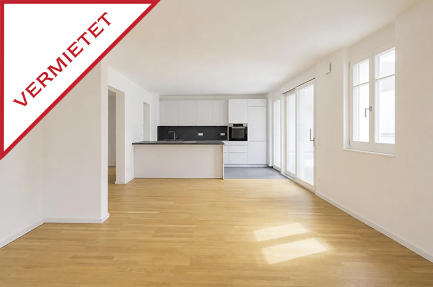 **VERMIETET**Wohnen auf höchstem Niveau: Exklusive Wohnung mit KfW-55-Standard und großer West-Terrasse! - Photo 1