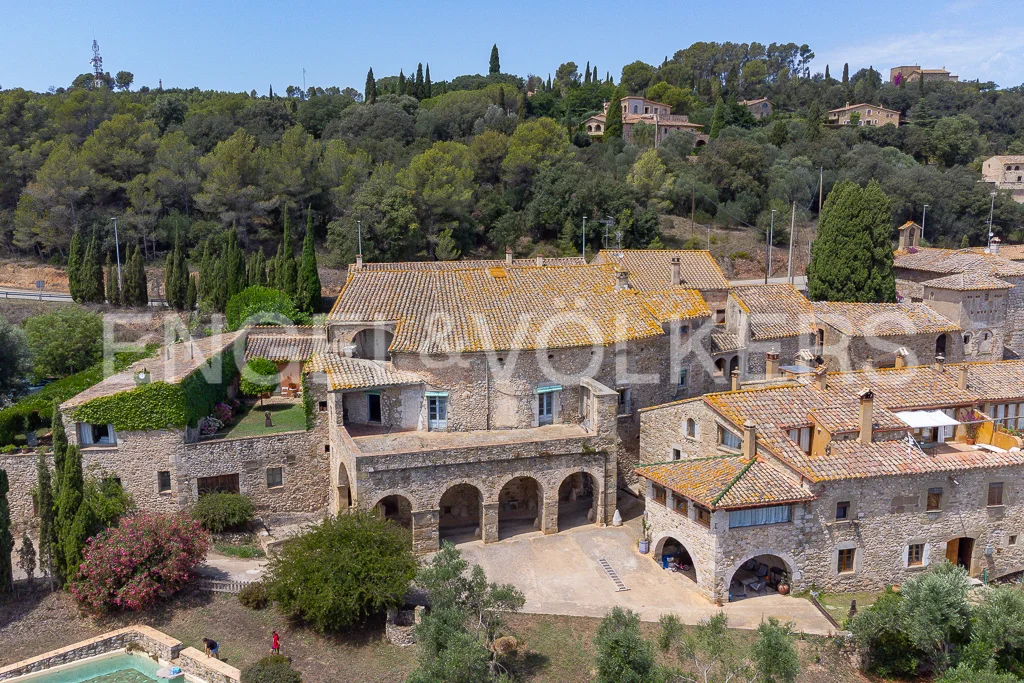 17th century property for renovation in L'Empordà