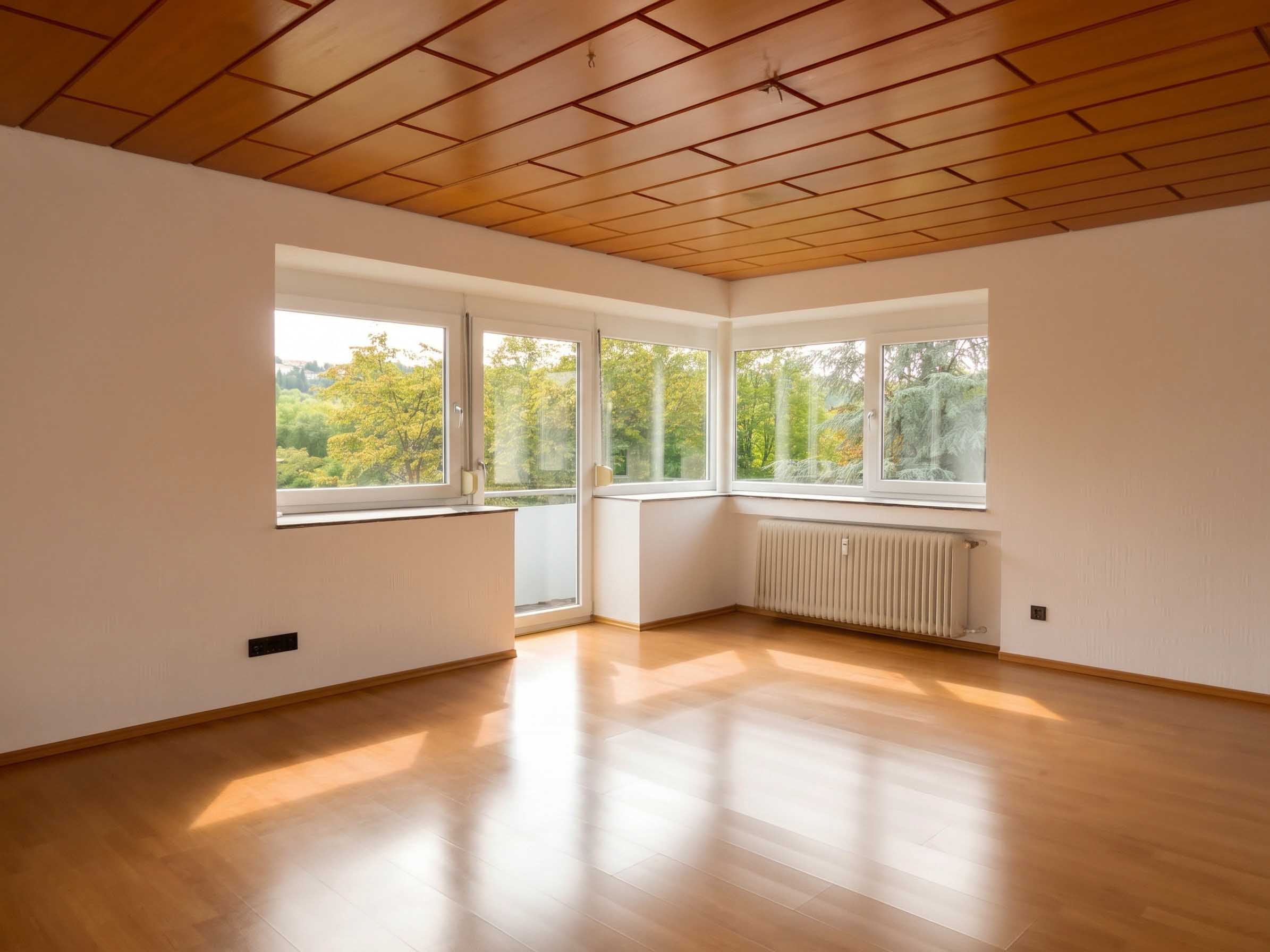 Gut geschnittene Vier-Zimmer-ETW mit drei Balkonen + Garage • stadtnah, WG-fähig, familienfreundlich und sofort verfügbar