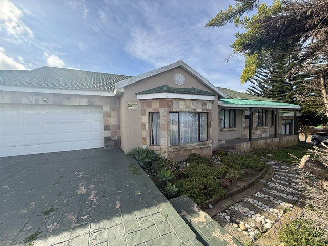 Spacious 3 Bedroom Residence Featuring a Private Flatlet