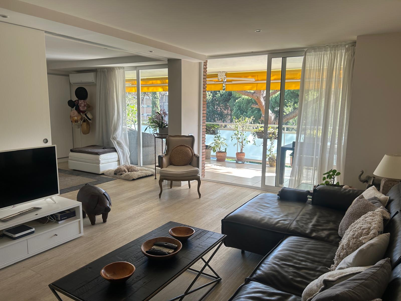 Discover serene luxury in Gavà: apartment with balcony, shared pool and green views, minutes from the beach and Barcelona