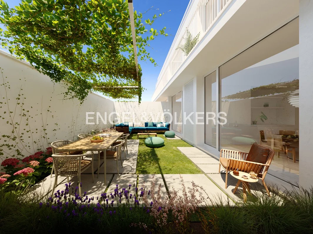 3 bedroom apartment with garden and parking in Algés