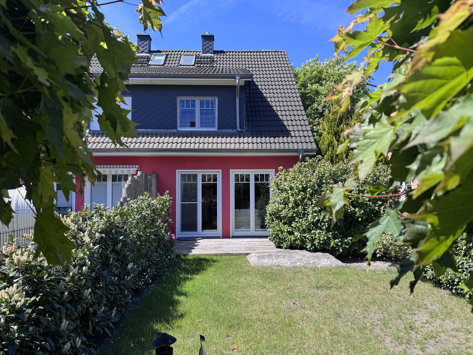 Ihr neuer Wohnsitz an der Ostsee - wertige Haushälfte in ruhiger Lage