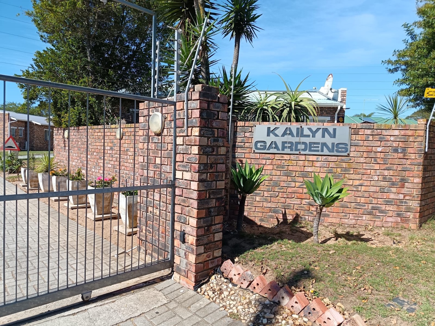 2 Bedroom Townhouse in Lorraine