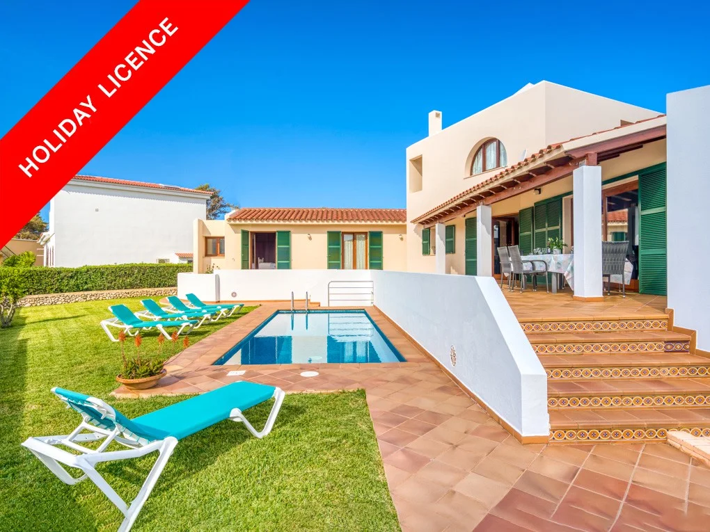 Fantastic villa with pool and garden near to beach