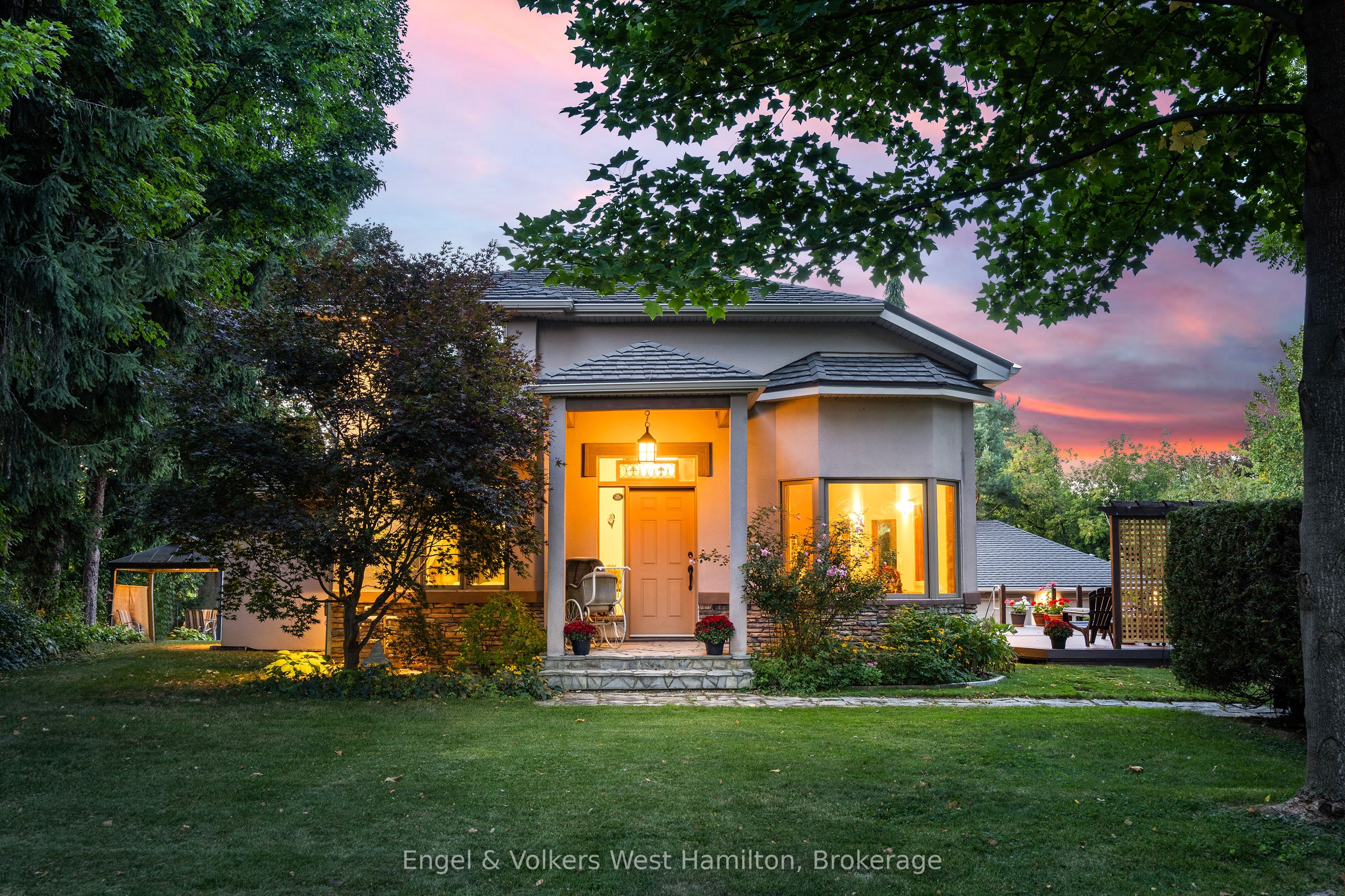 Beautiful Estate Ideal for Automobile Enthusiasts
