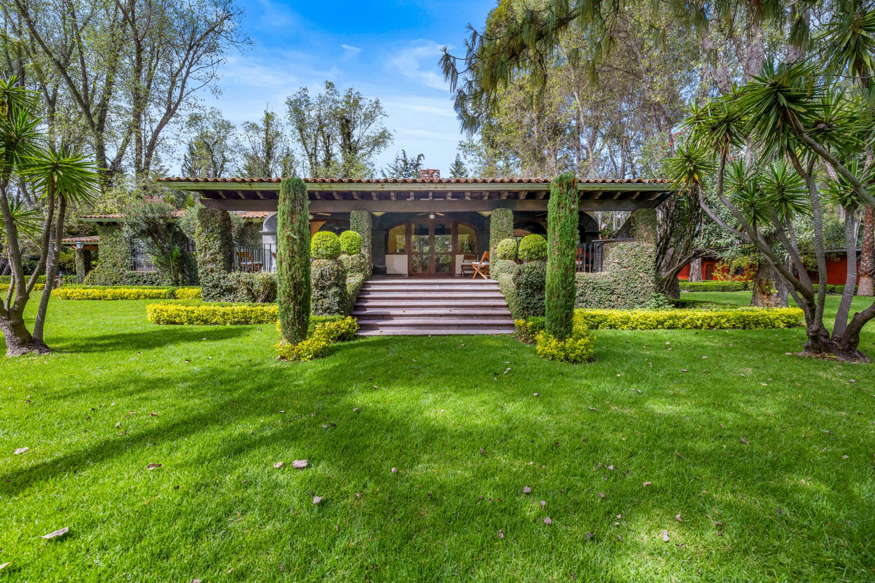Rancho Santa Rita, A Private 6 ha Country Estate in SMA, Mex