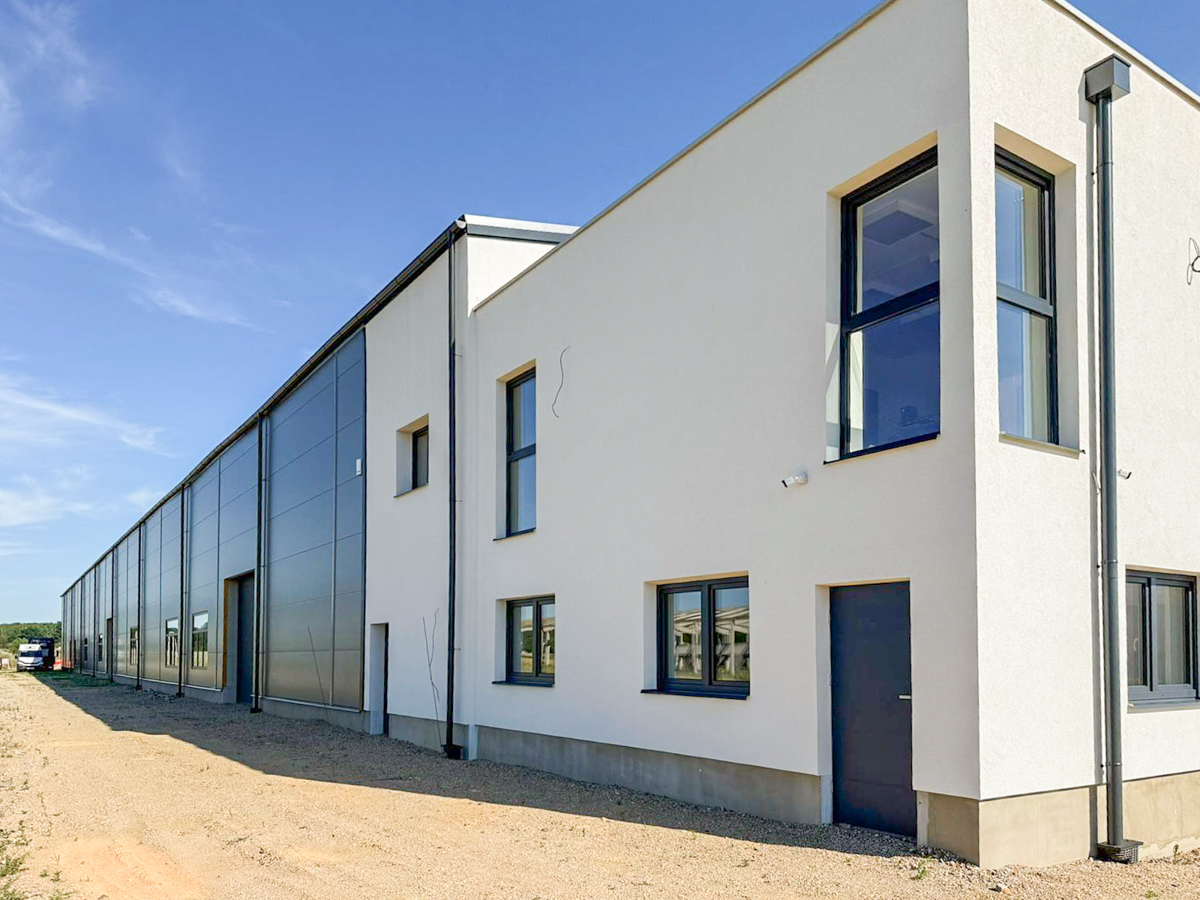 Novostavba skladové haly 3 500 m² s kancelářemi – Štěpánovice u Č. Budějovic