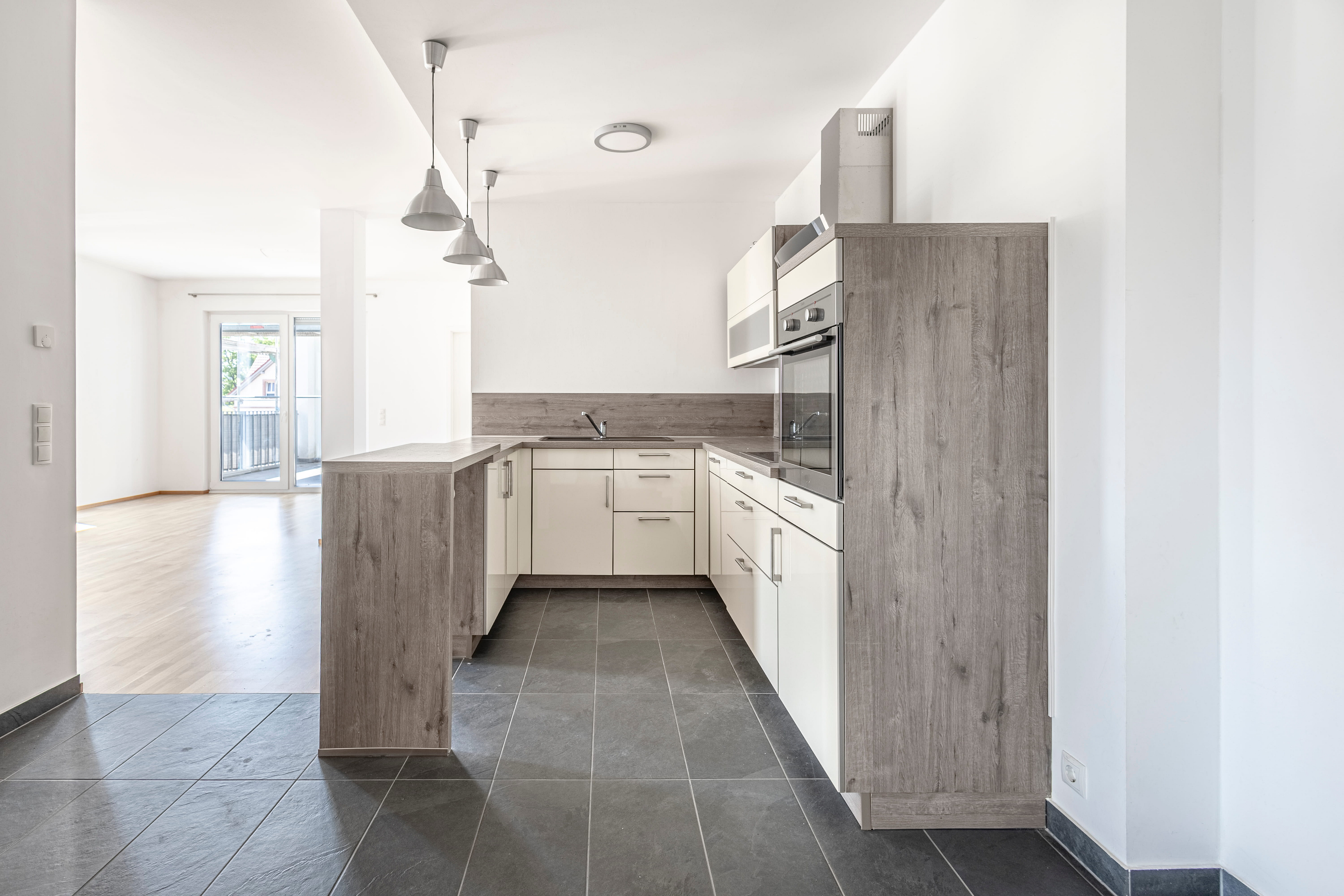 **NEUER PREIS**Citynahe Neubau-ETW (BJ:2017): 3-ZKB mit Küche, Süd-Terrasse & 2 Außen-Stellplätzen!