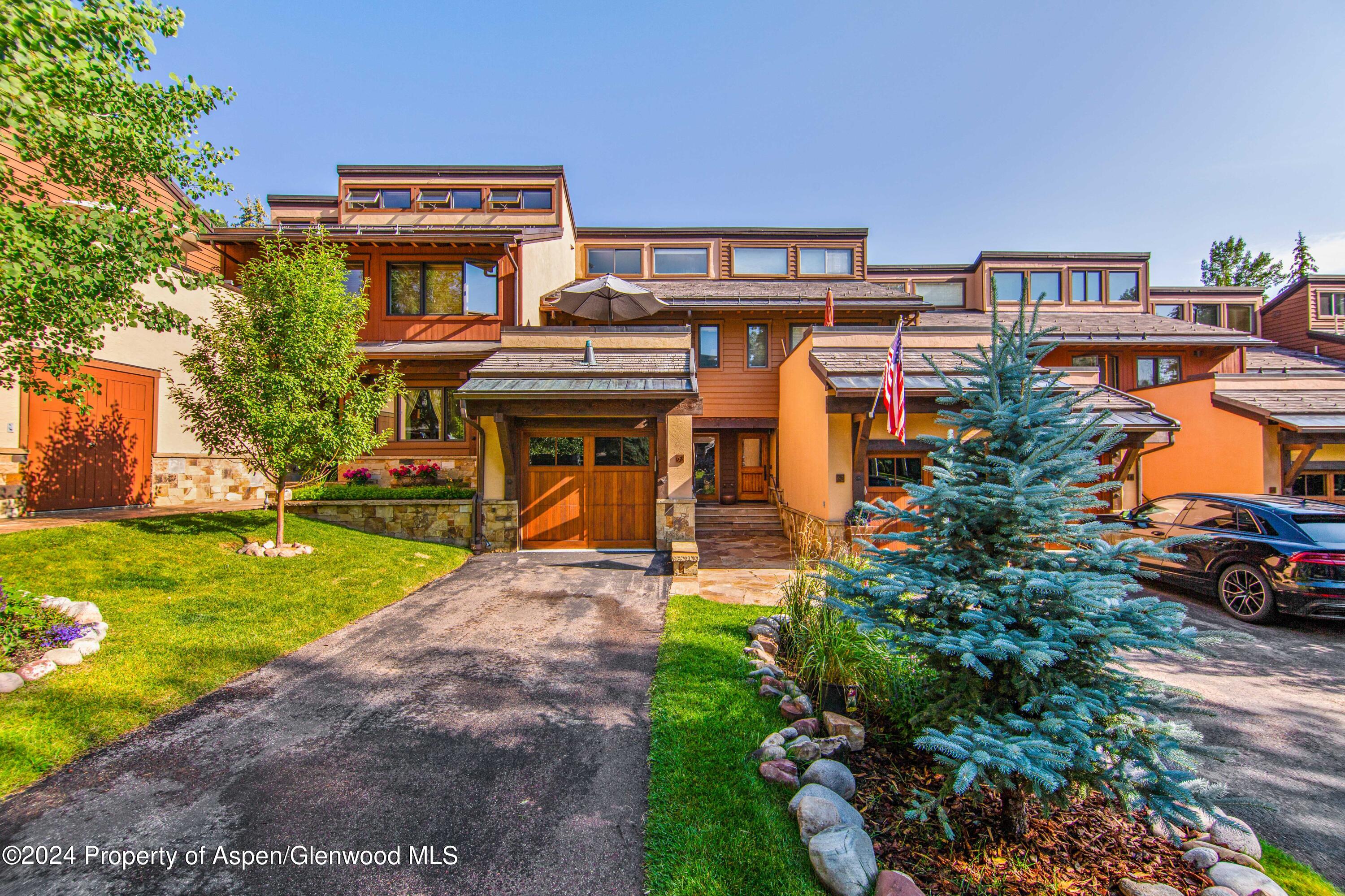Beautiful Snowmass Club Townhome