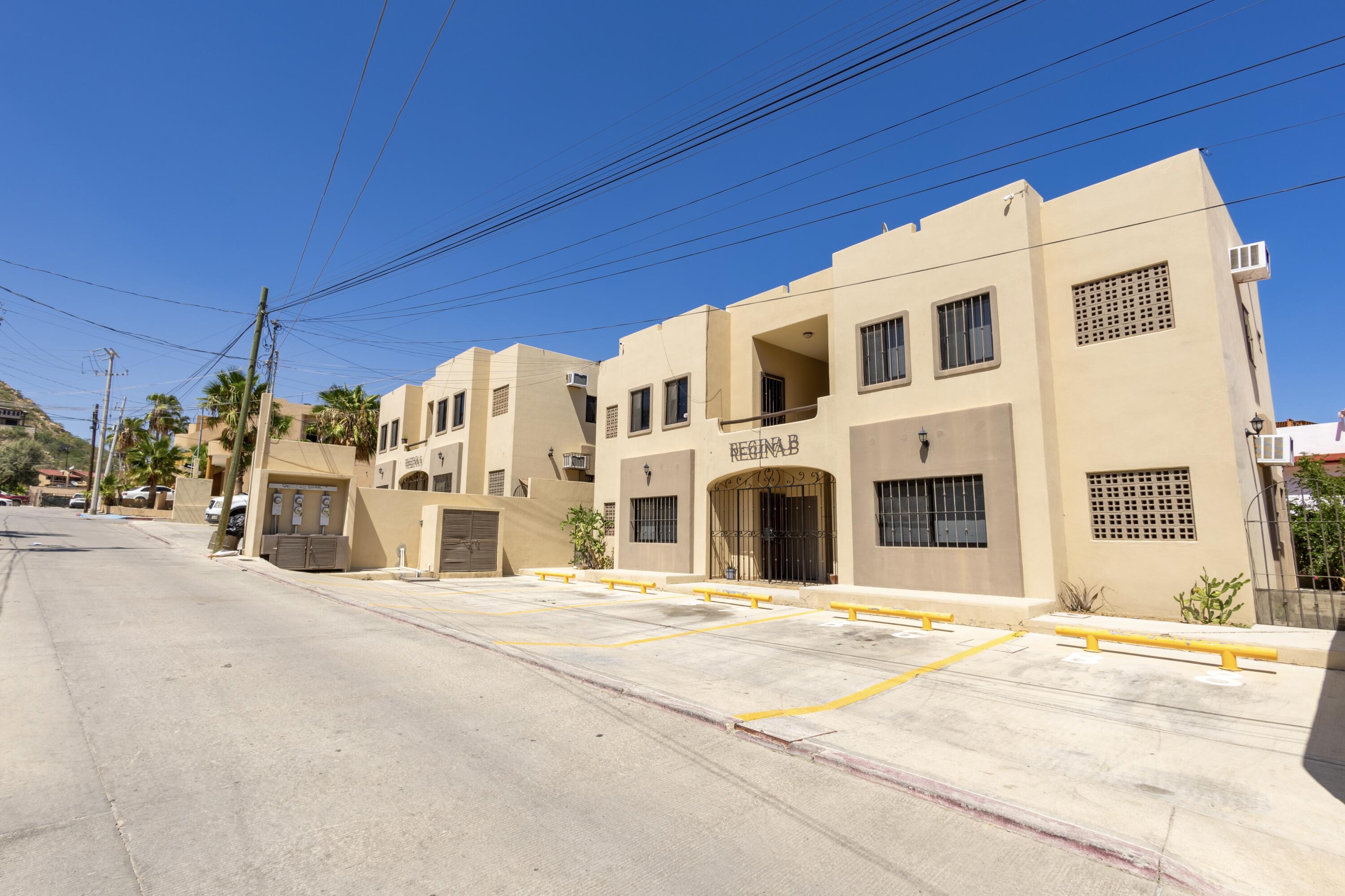 Income-Producing 8 Units Lote 5 C. Constitucion