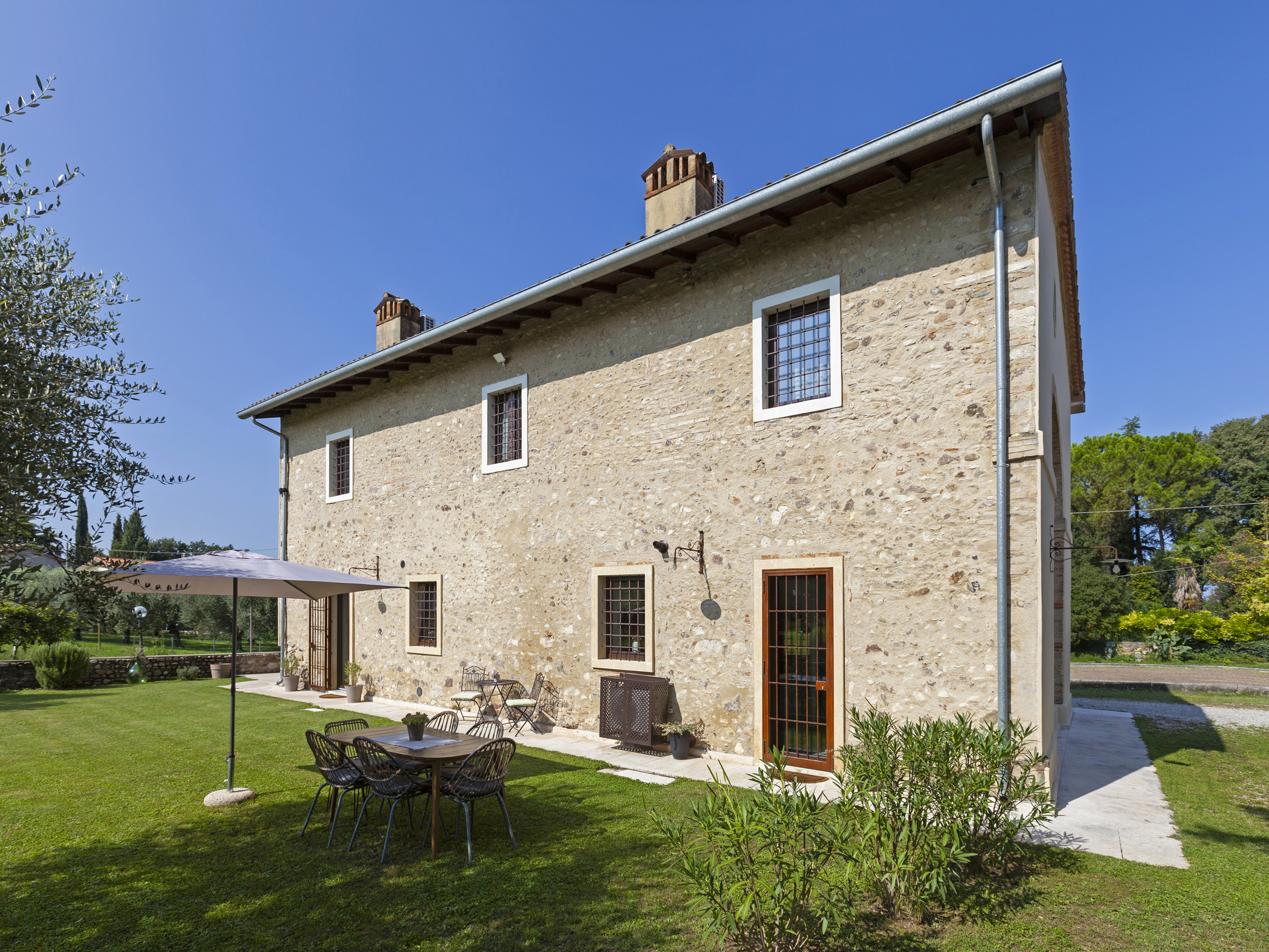 Den Traum vom Zuhause in den Weinbergen leben
