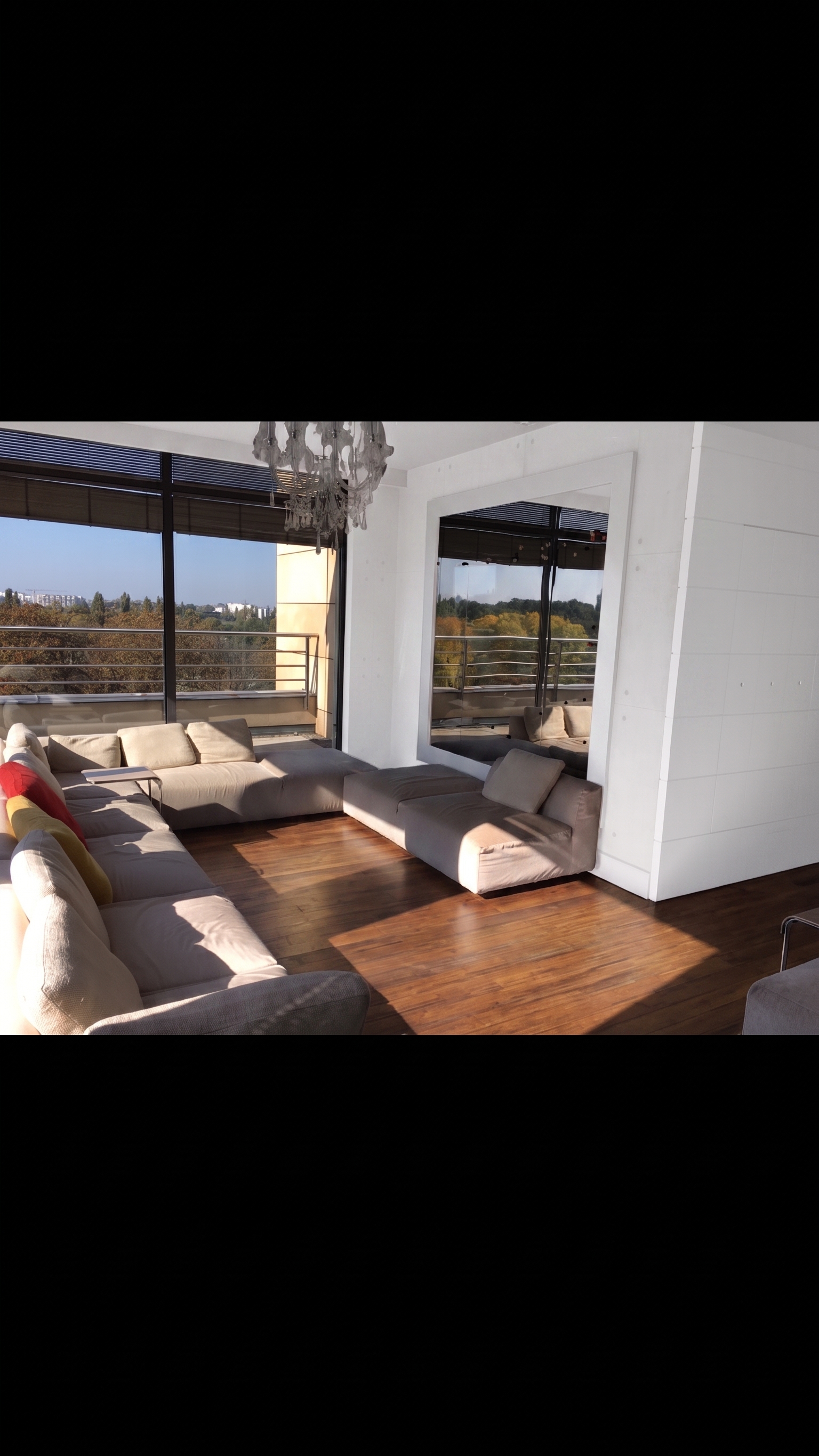 Odkryj spektakularny penthouse 913 m² na Mokotowie w Warszawie – 10 pokoi, taras i balkon, winda, prestiżowy adres i ogromny potencjał aranżacyjny