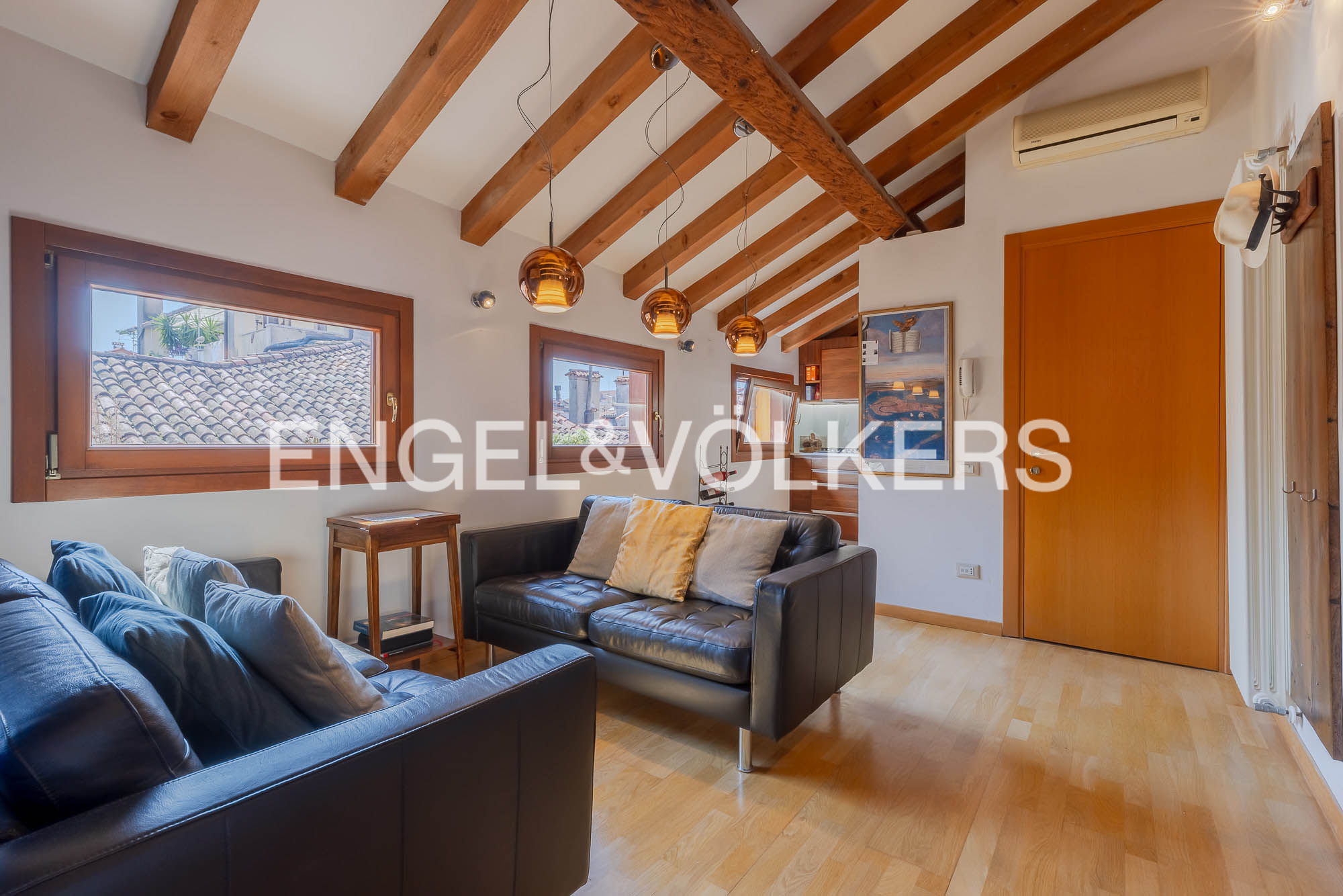 Light and modernity in the heart of Rialto