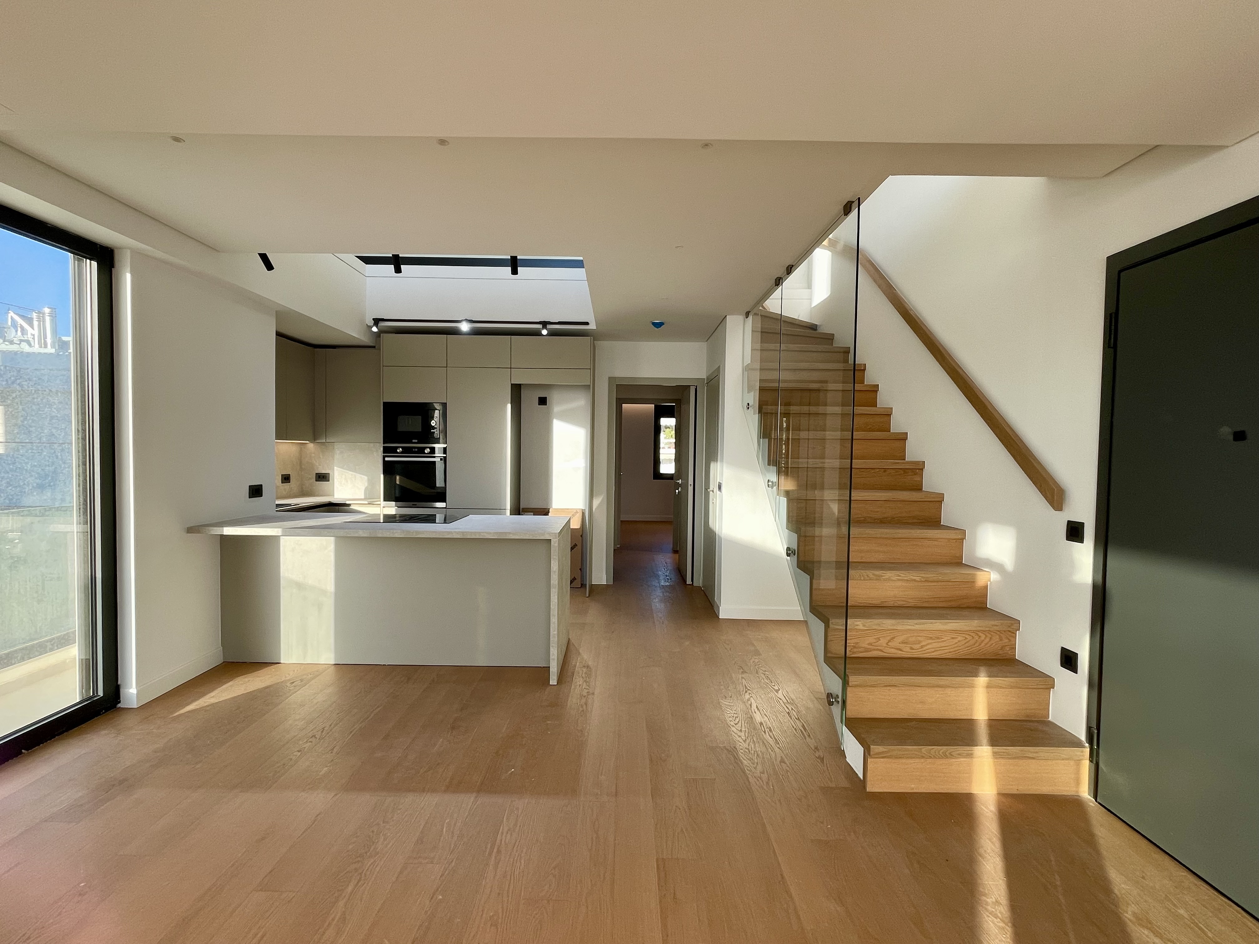 New-build penthouse duplex with sea views