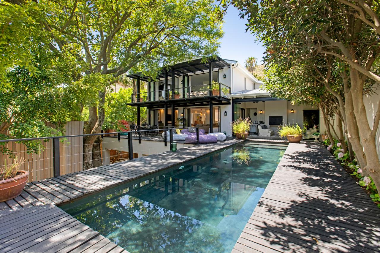 Contemporary 3 bedroom home with pool, Ocean View Drive
