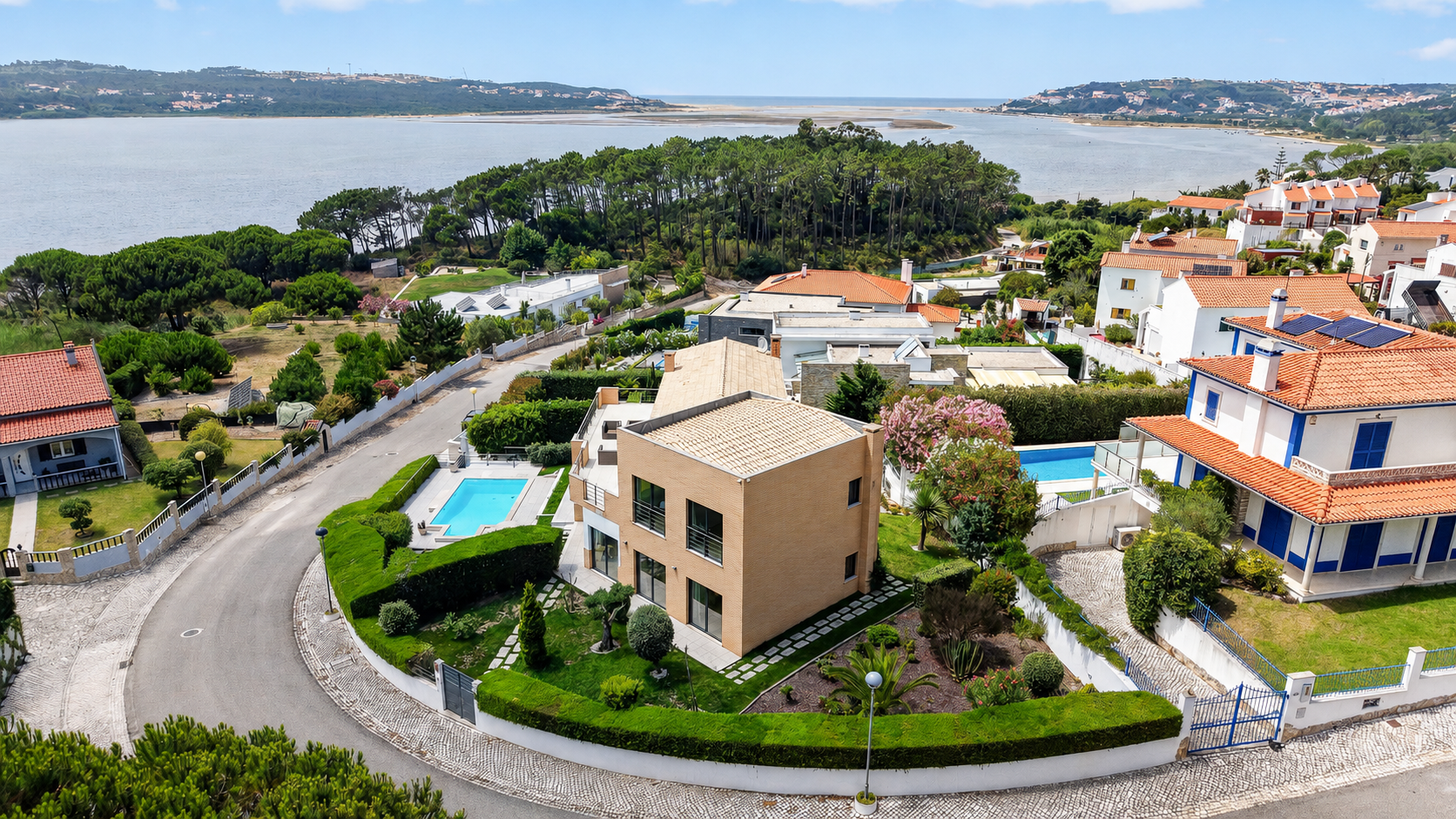 Luxusvilla mit Panoramablick auf Lagune und Ozean