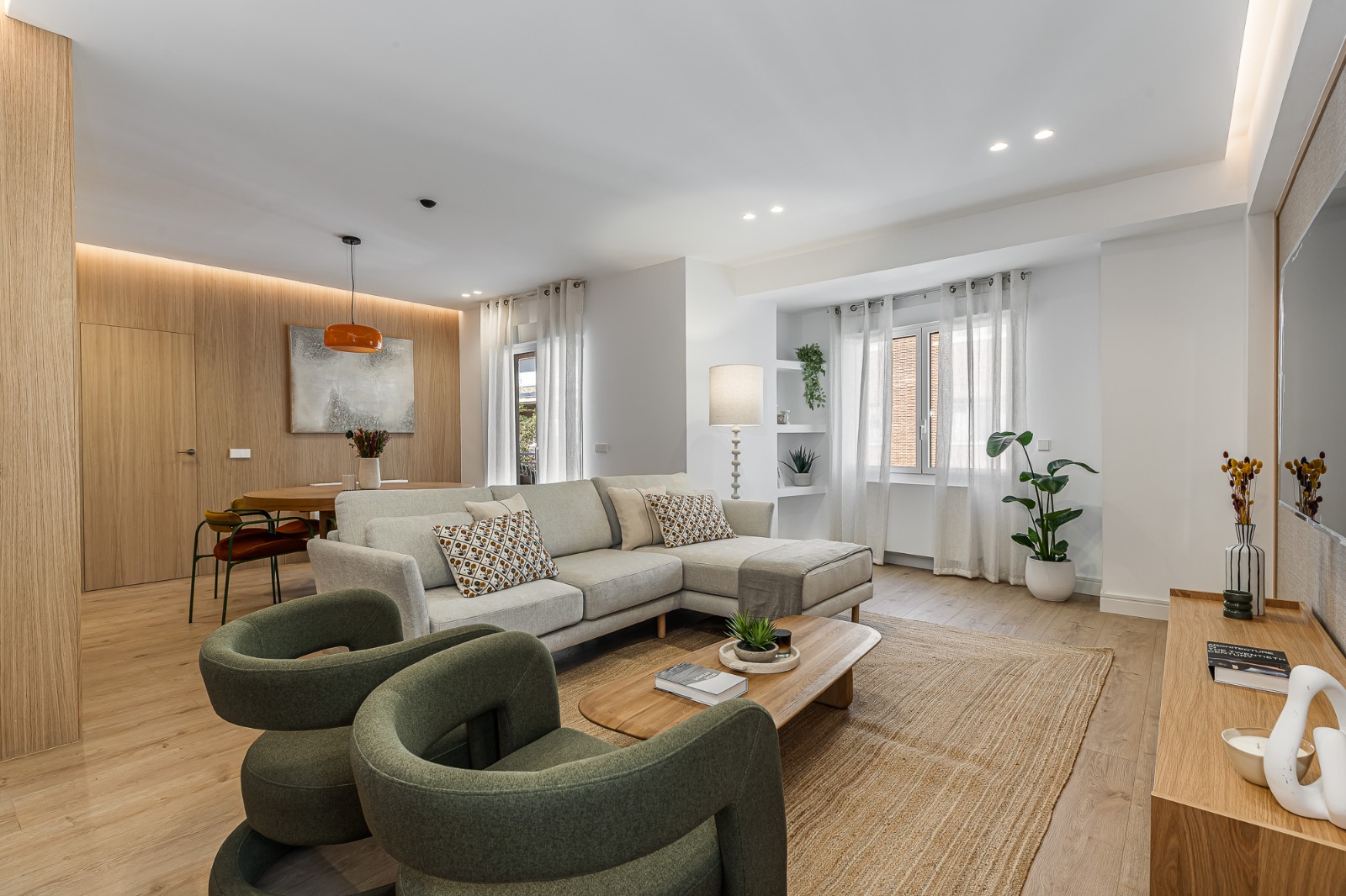 A refurbished 4-bedroom property with a terrace in Arapiles