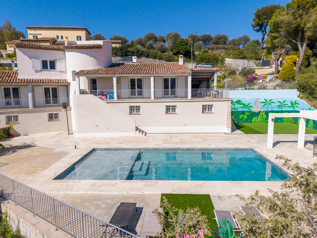 Co-exclusivité – Villa avec vue panoramique – Colomars, au-dessus de Nice.