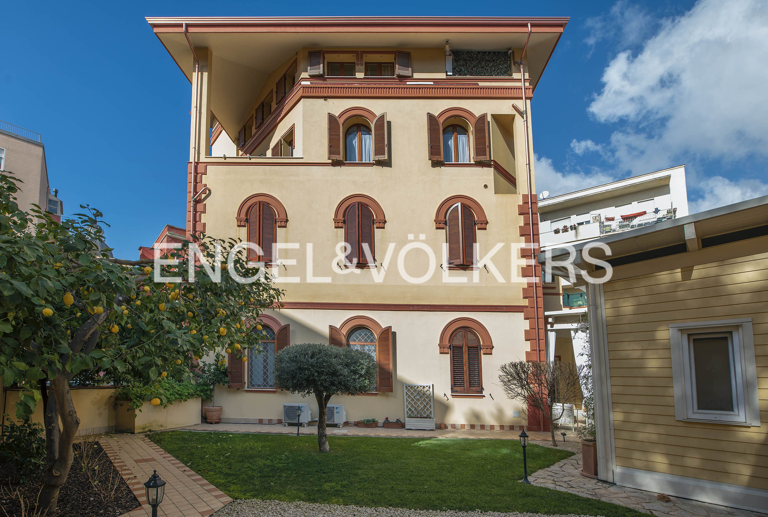 Via Bologna: exclusive flat with garden ● Cagliari ● Sardinia