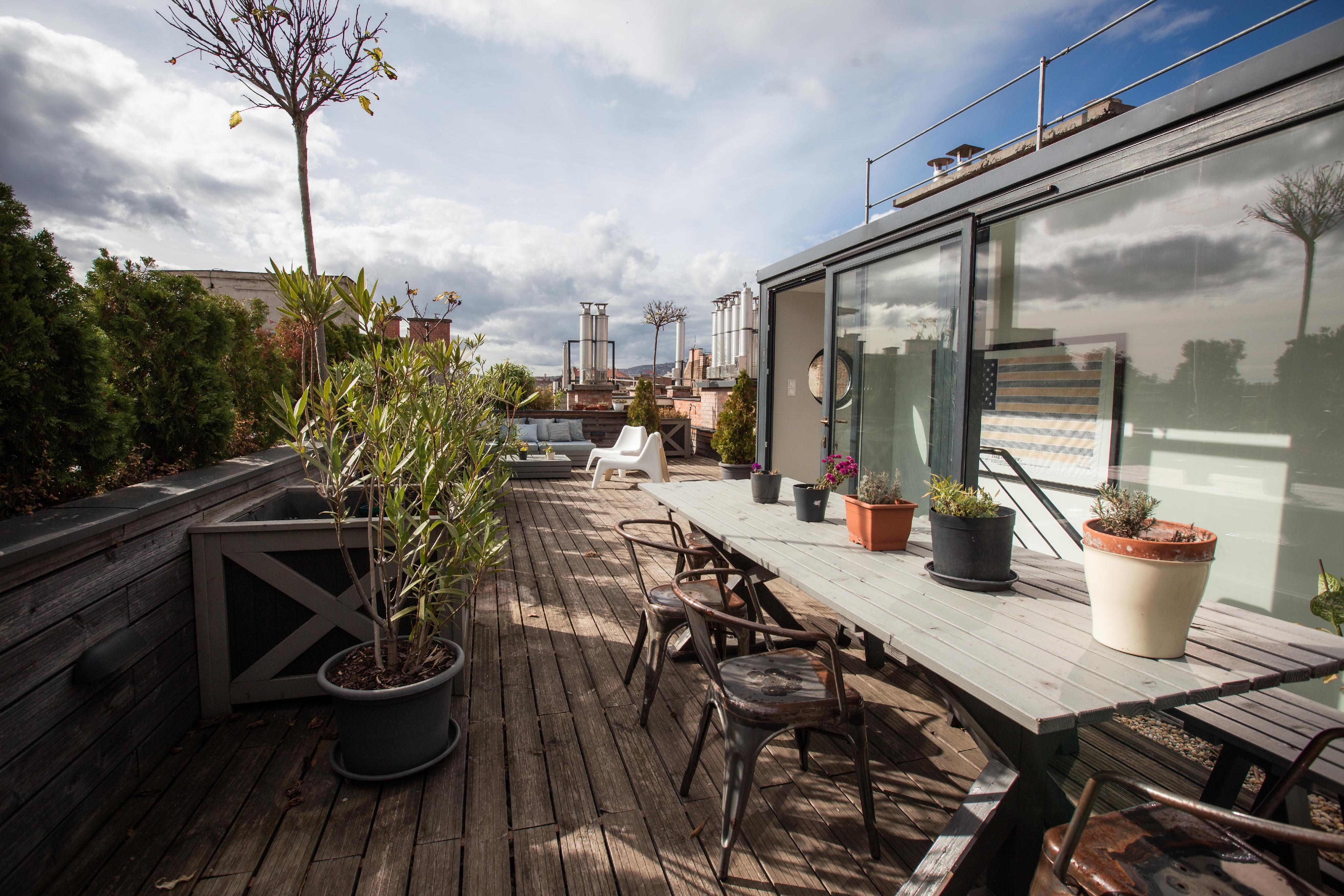 Exclusive penthouse with huge rooftop terrace in the heart of the city center