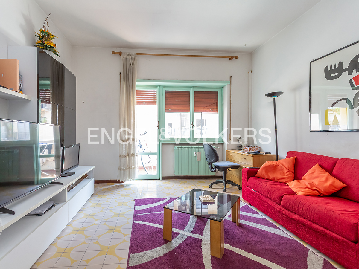 Magliana, cozy one-bedroom apartment with balcony