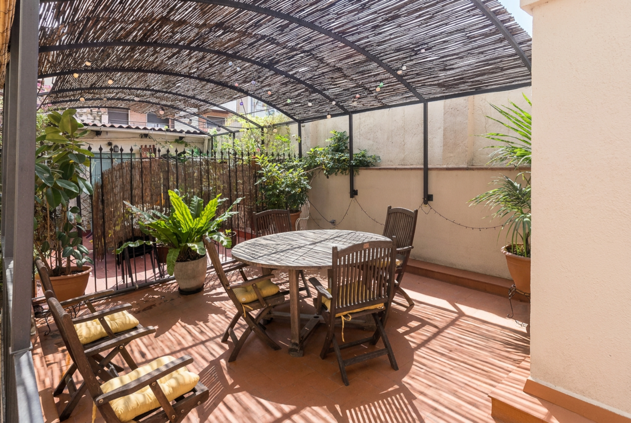 VACACIONAL  - Un racó únic a Barcelona: terrassa privada i estil en cada detall